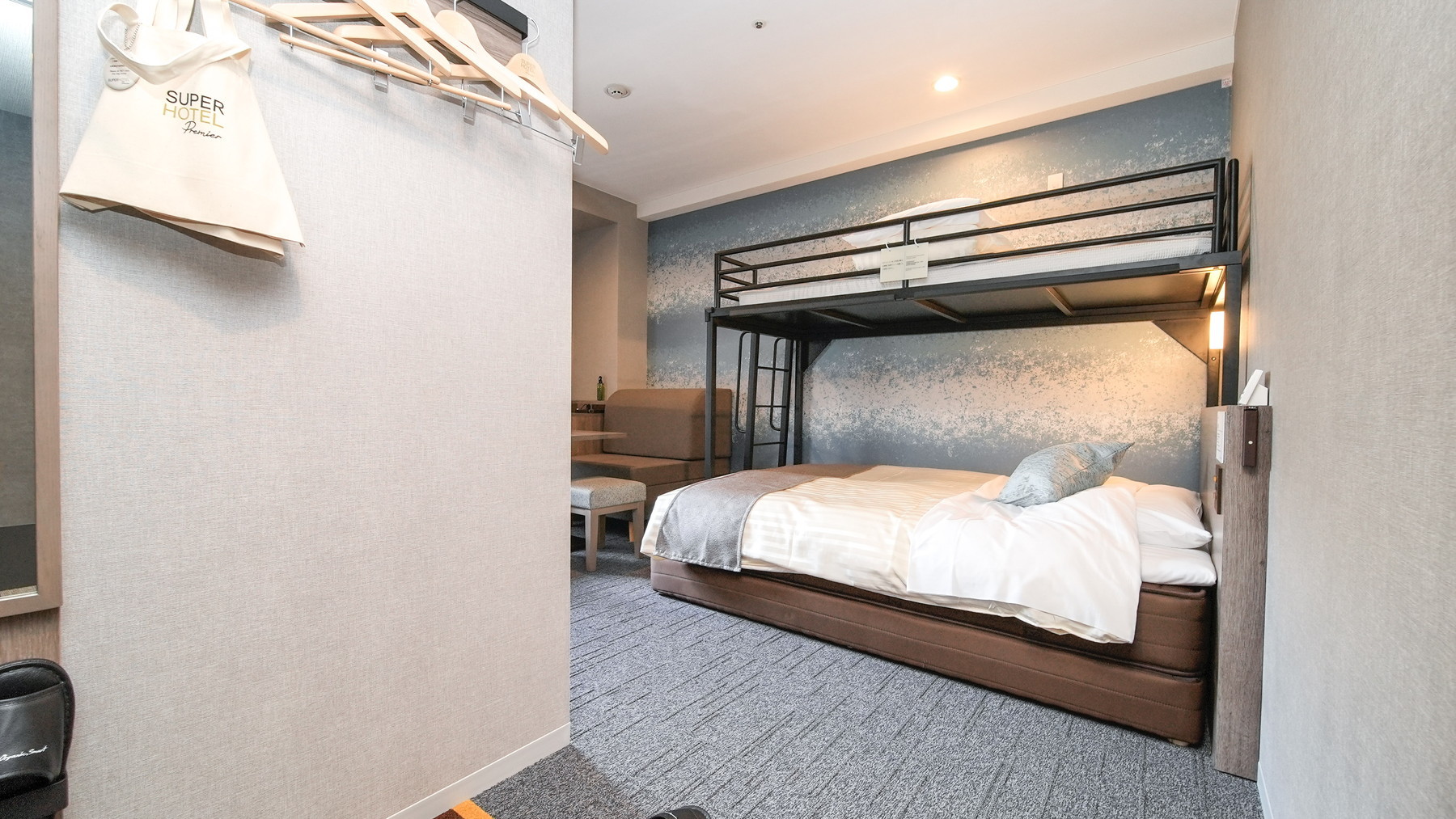 広々設計で車椅子でも動きやすいお部屋です