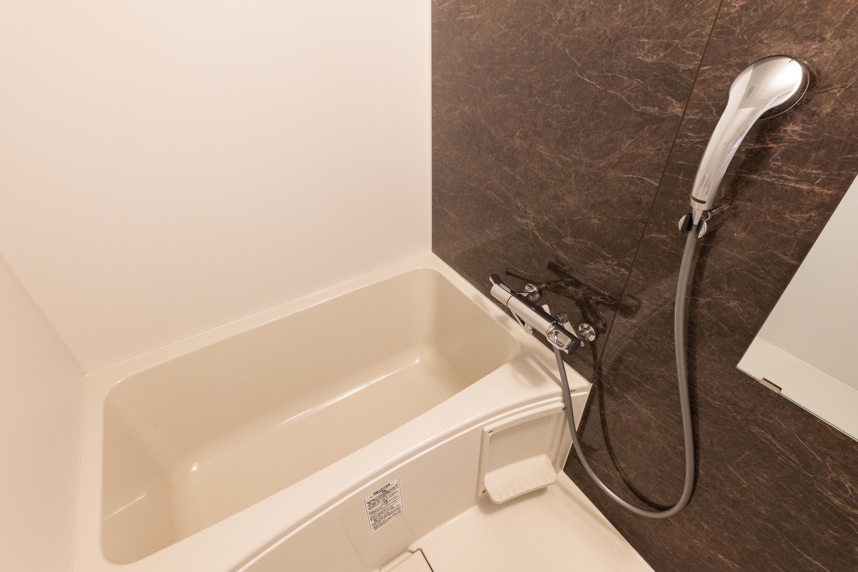 バスルーム　バストイレ別