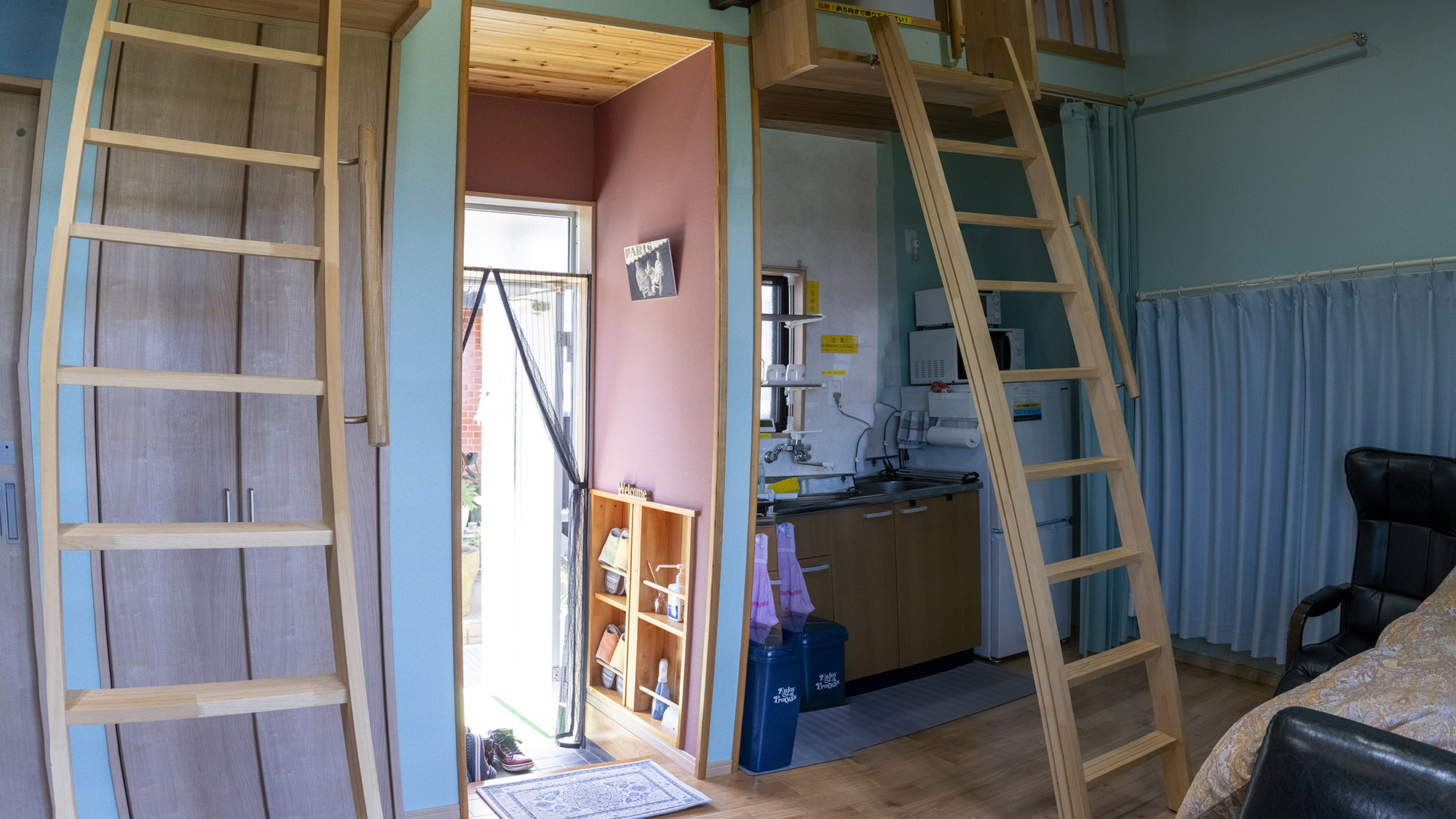 ・【2号館】梯子を使って上ることが可能。遊び心をくすぐります