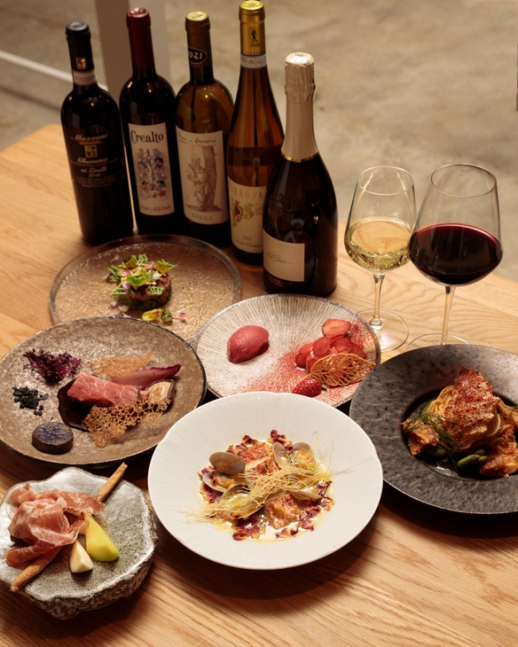 【夕朝食付】＜２名様限定＞記念日に最適！古民家ホテル＆徒歩３分の本格イタリアンディナー（駐車場付き）