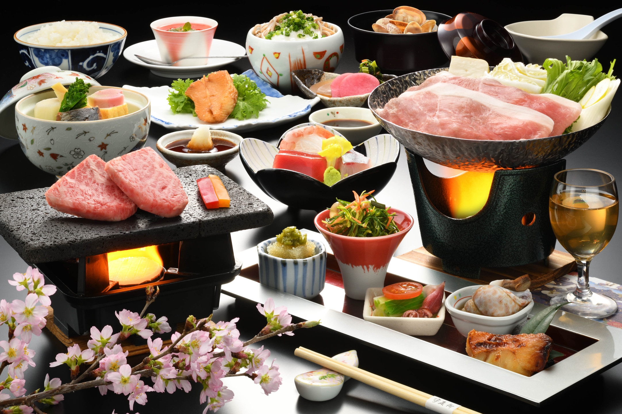 【ベーシック】置賜豚豆乳鍋と山形牛石焼き◇旬の食材を堪能！11の湯舟で赤湯の「館内湯めぐり」体験