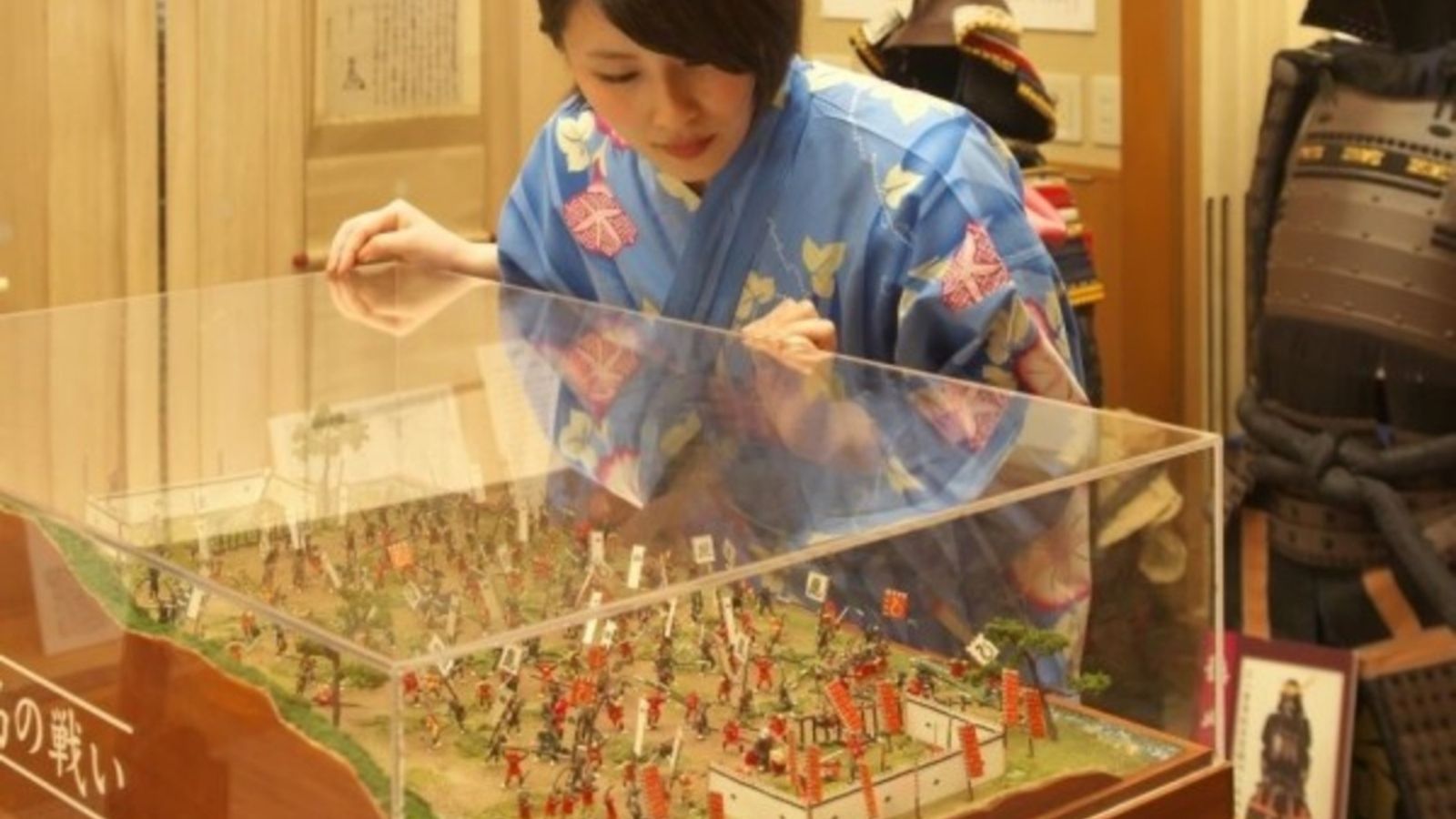 【資料室「時の倉」】 川中島合戦ジオラマをはじめ、上杉家の歴史について音声ガイドと書を展示