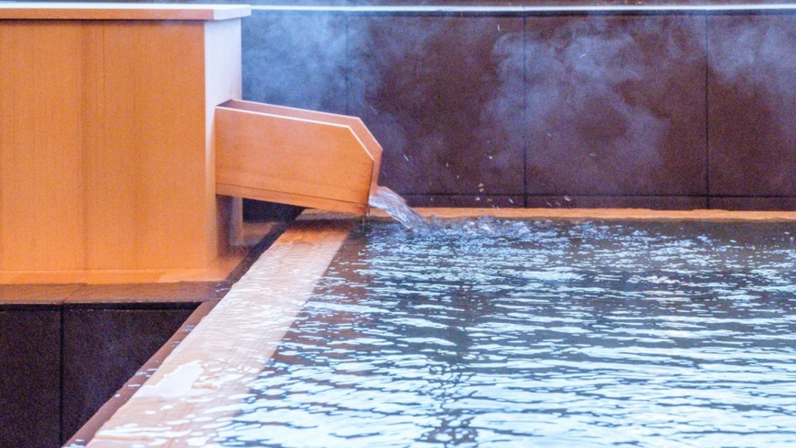 東館4階温泉付き特別室「桔梗」