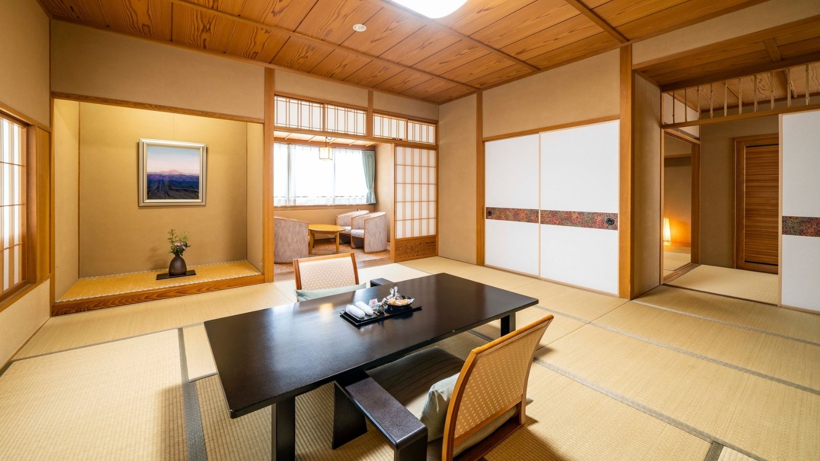 東館4階温泉付き特別室「山吹」