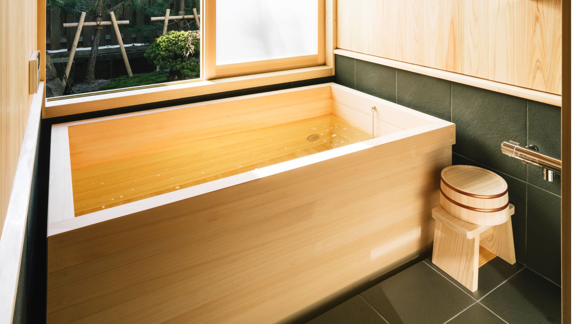 【新客室オープン記念割】人の営みが紡ぐ木綿街道に泊まる〈素泊まり〉