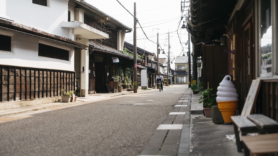 【連泊割】2泊以上の予約限定・20％OFF！日本酒風呂付／人の営みが紡ぐ木綿街道に泊まる〈素泊まり〉