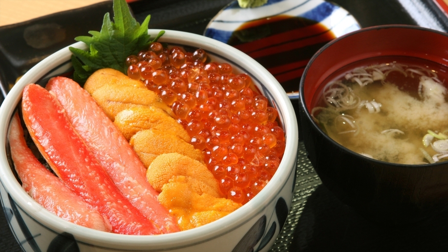 〈朝食付〉海鮮が評判の「函館朝市」で朝食orブランチはいかが ♪