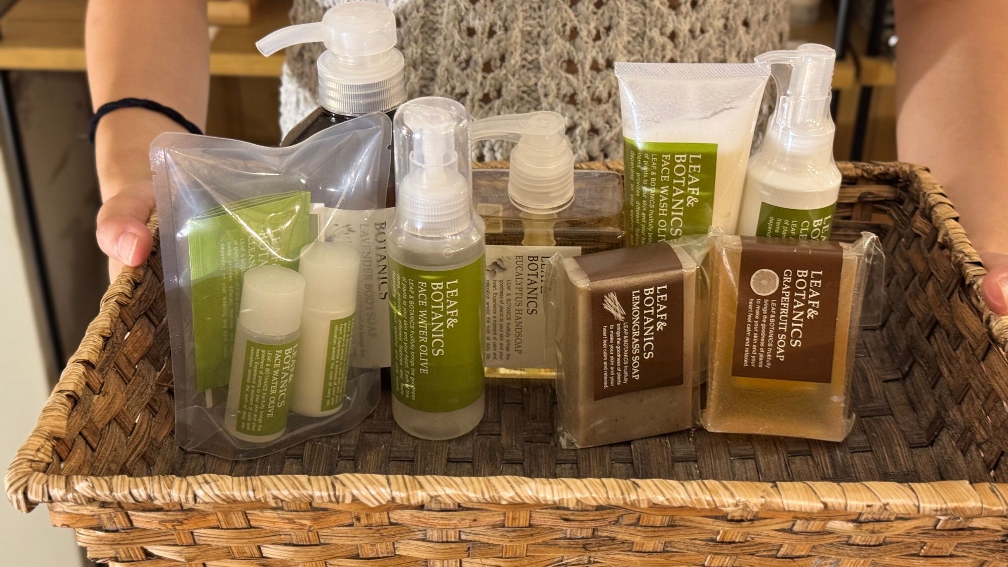 売店にてLEAF&BOTANICSの商品を販売しております