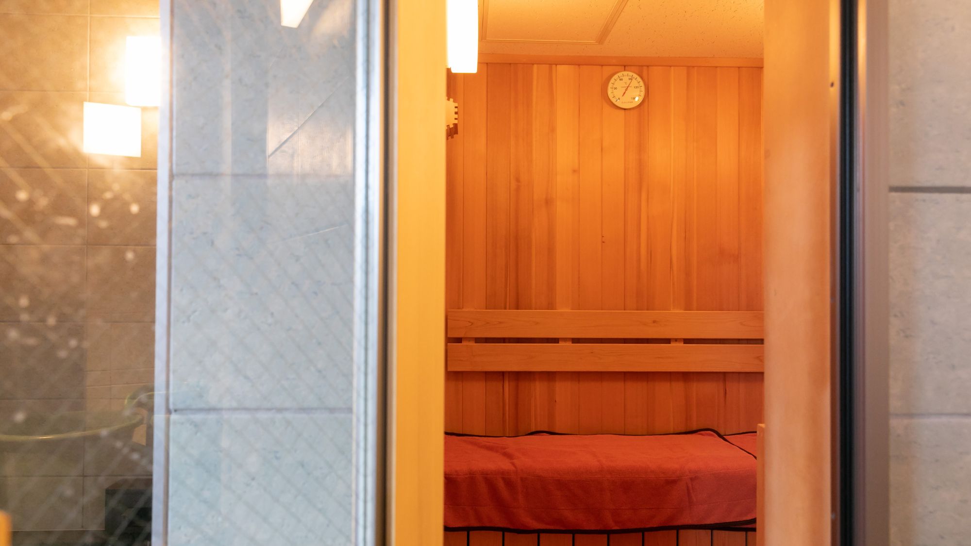 男性大浴場にはドライサウナ、女性大浴場にはミストサウナを完備しております