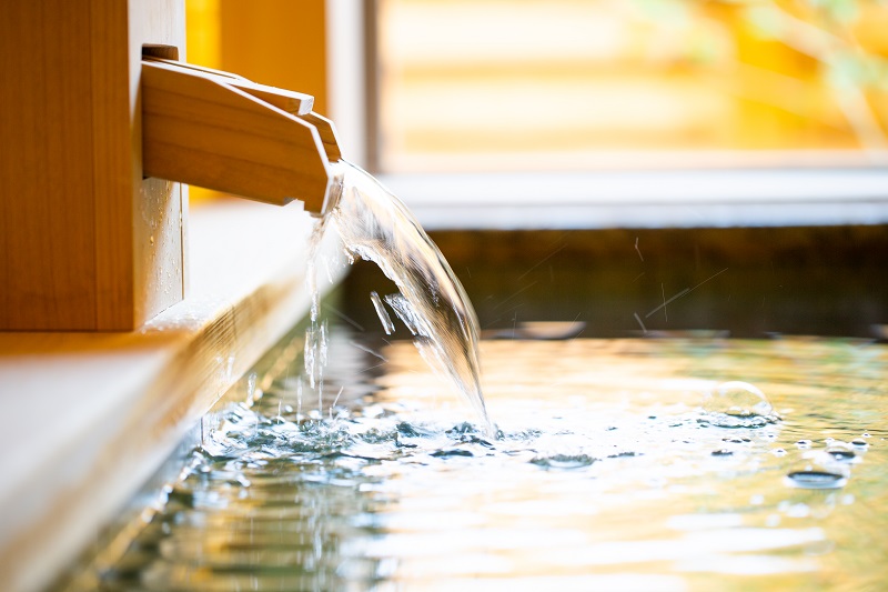 Nennの温泉は低調性弱アルカリ性高温泉で、とろんとしたローションのように肌触りの良い泉質です