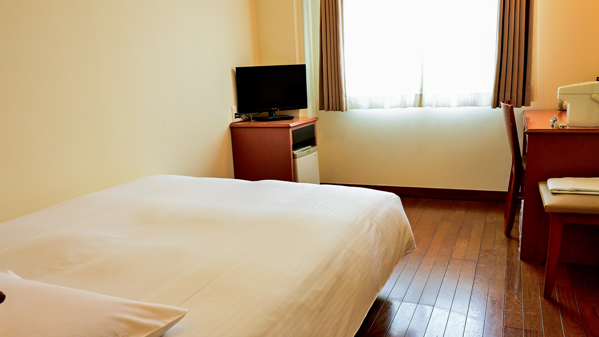 ・【ダブルルーム】ダブルのお部屋はカップルやご夫婦でのご利用にお勧めです