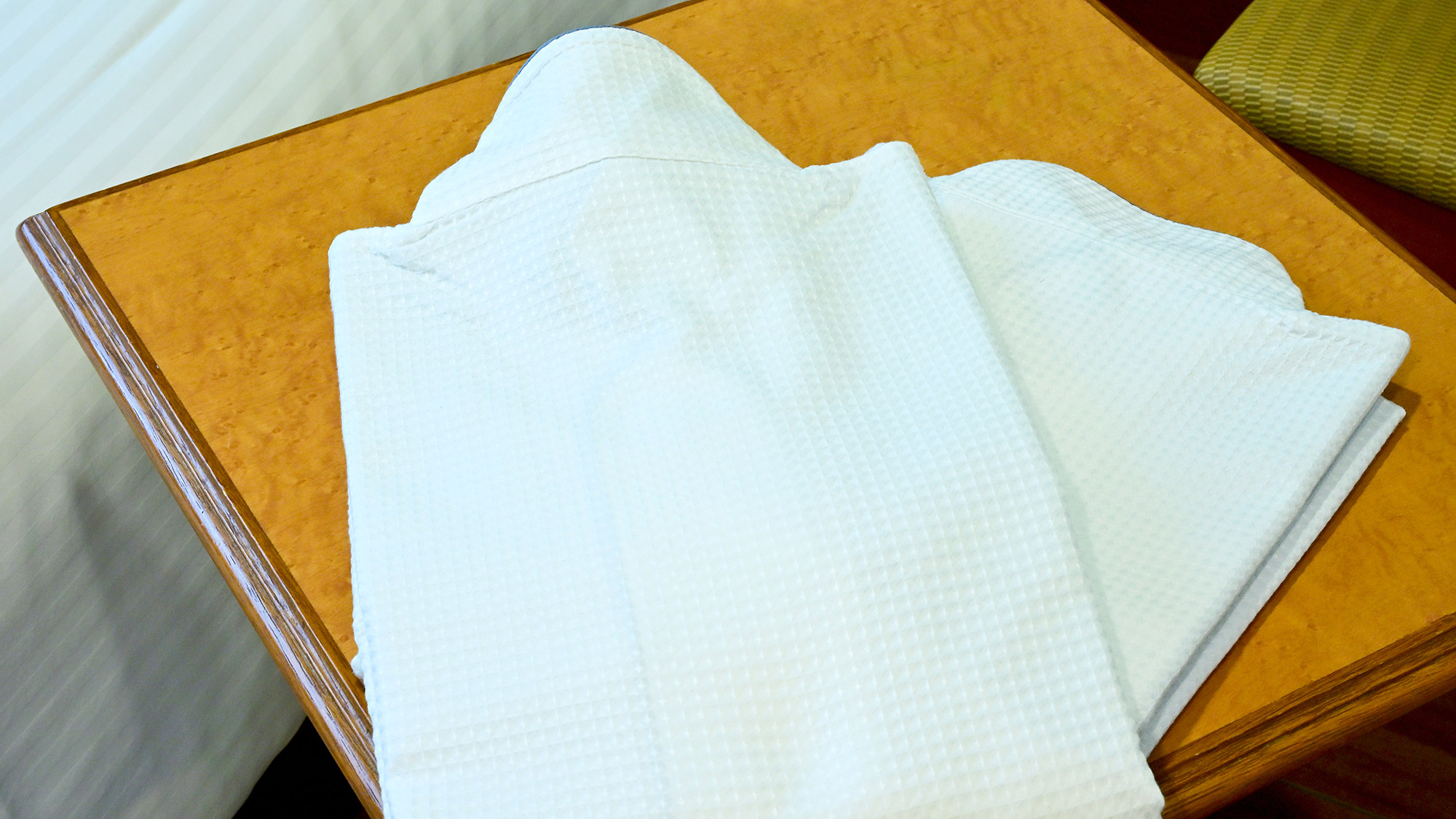 ・【部屋着】お休みいただく際のガウンをご用意しております。柔らかな肌触りで健やかな眠りを誘います