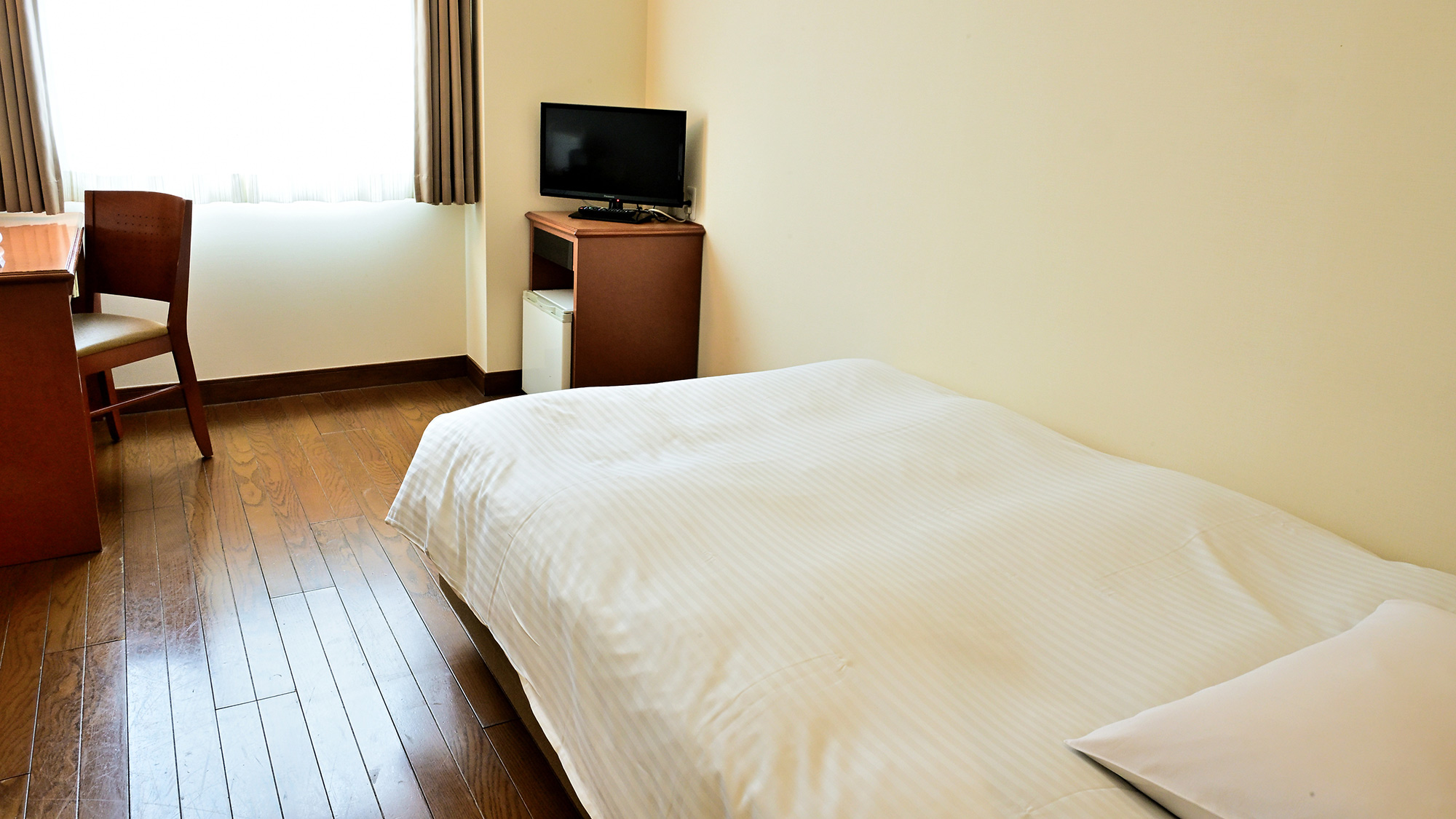 ・【シングルルーム】無料の高速インターネットサービスを完備。ビジネスの力強い味方です※一部客室除く