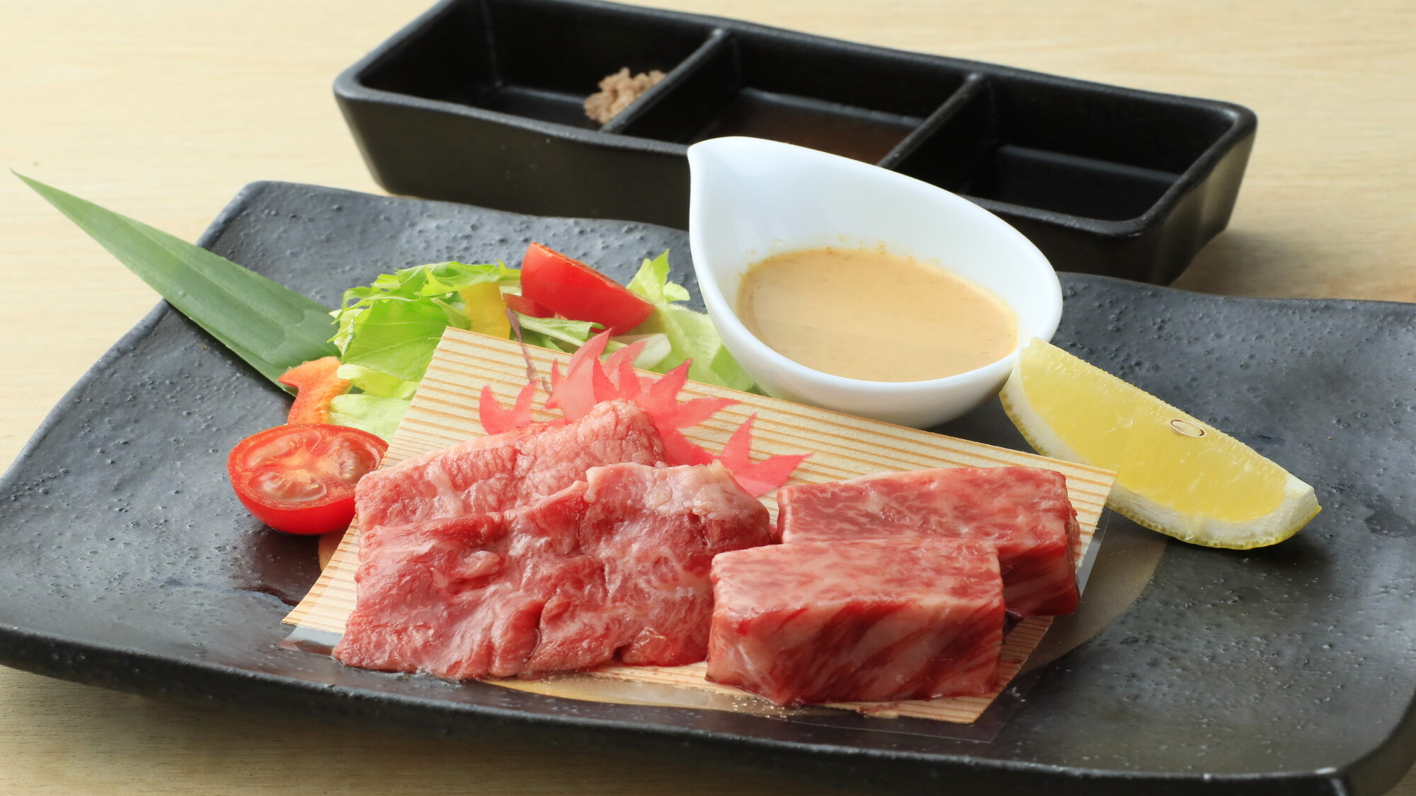 【ご夕食】特選会席一品＜和牛の食べ比べ＞（一例）