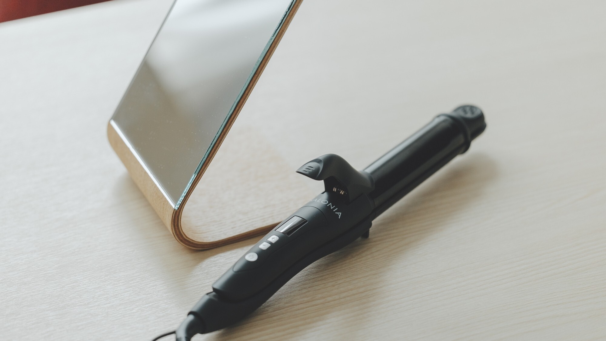 [貸出品]ヘアアイロン・鏡　※数量限定・先着順でのお貸出しとなります。