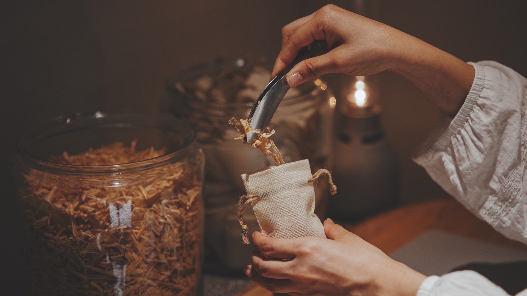 [香り体験]能登森林組合様からご提供頂いた「能登ヒバのかんな屑」を使用しております。