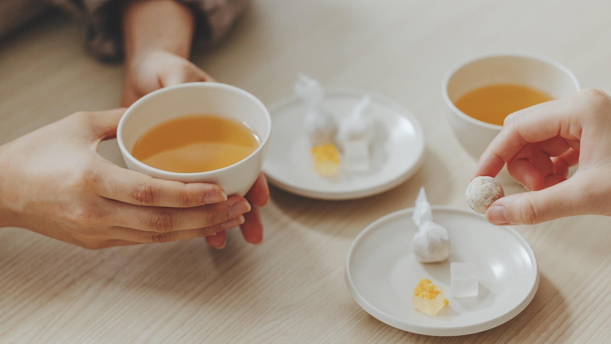 [ウェルカムギフト]ご宿泊者様に季節のお菓子をお渡しいたします。