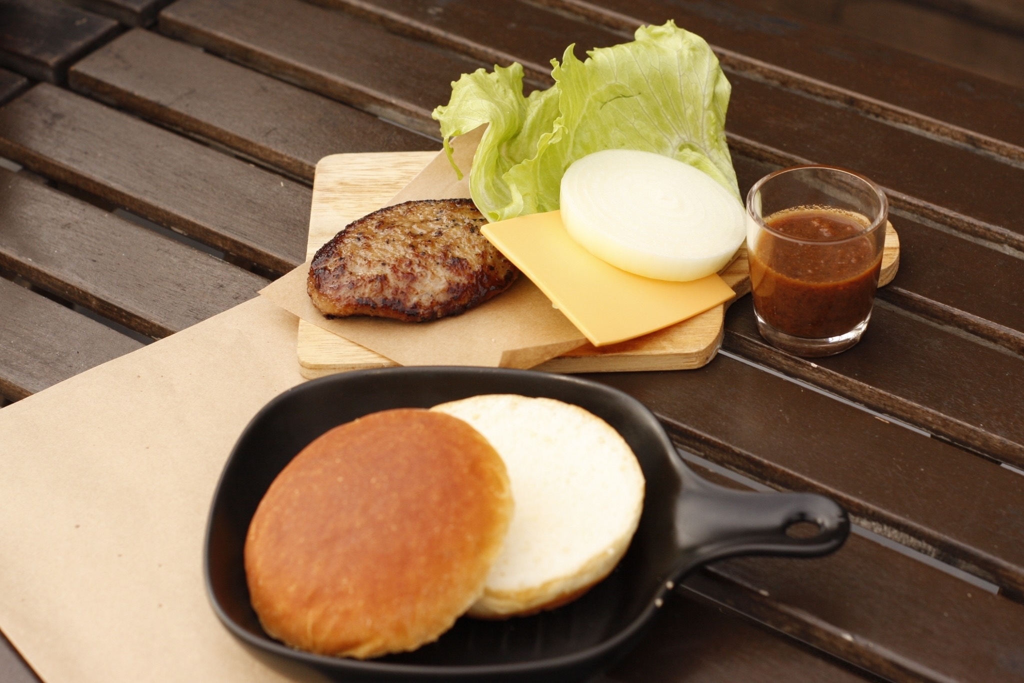 リニューアルオープン記念特典　お夜食バーガー付き！ご自身でハンバーガー手作り体験をお楽しみ下さい！