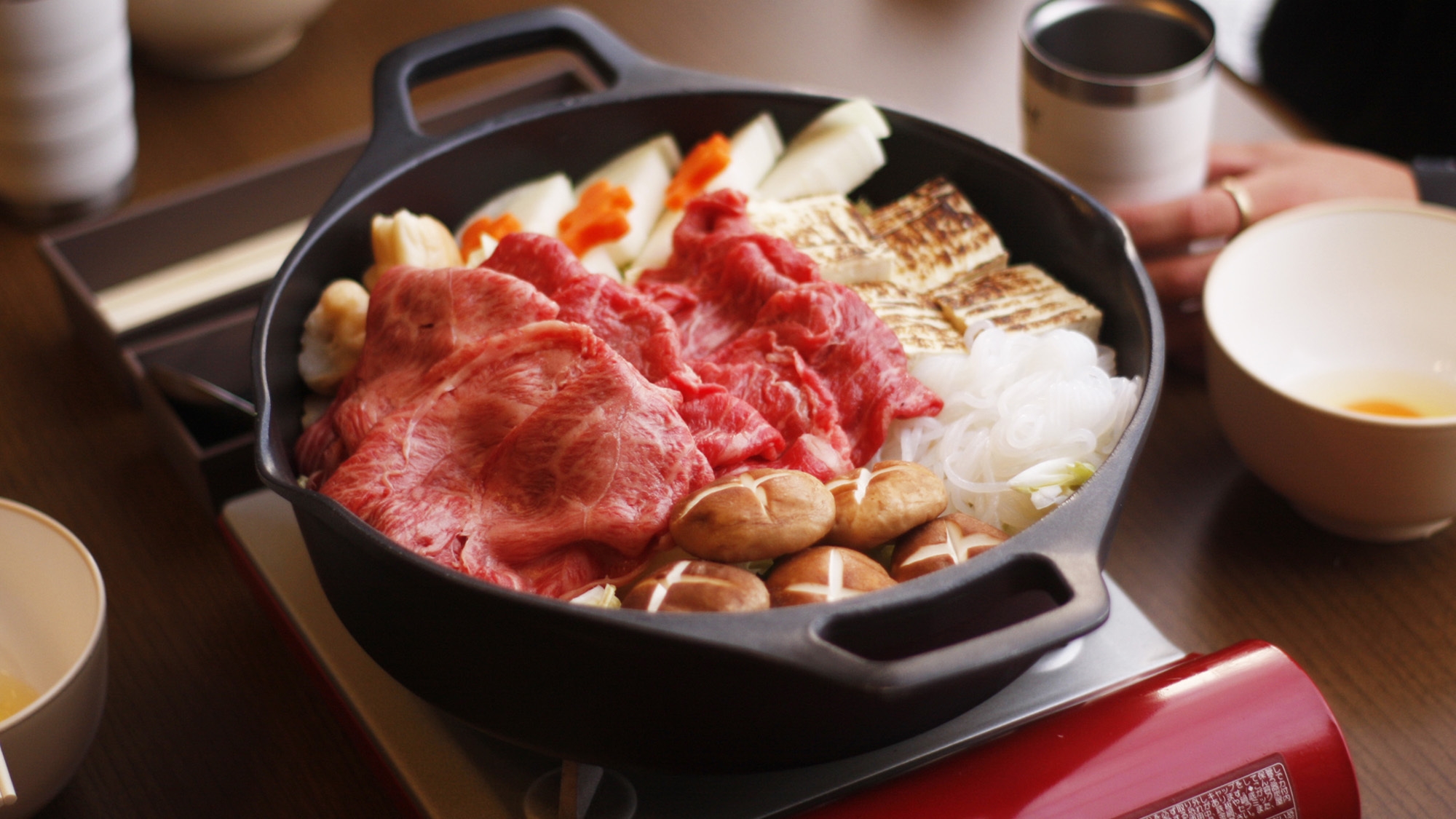 【学割プラン】1泊2食付き・夕食 すき焼きコース/1名14，000〜のポッキリ価格！1泊2食付き！