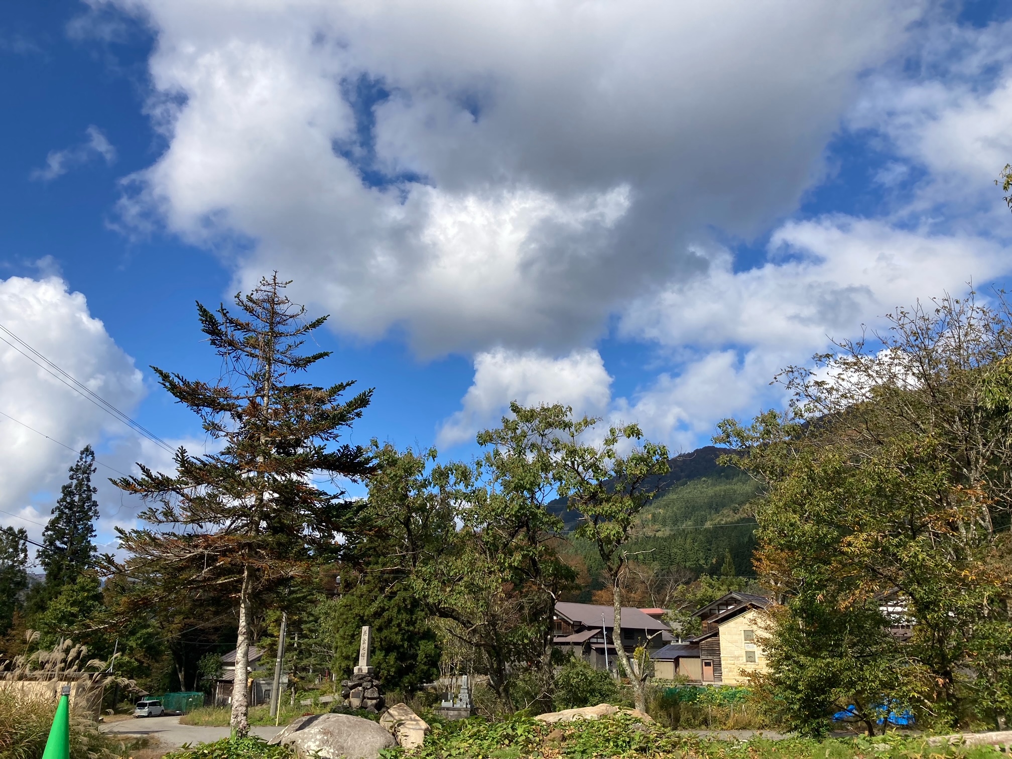 当館から見ると雲が近く感じます