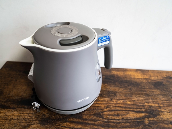 ケトル　　全お部屋タイプに設置しております。　お部屋でインスタント麺も作れます。