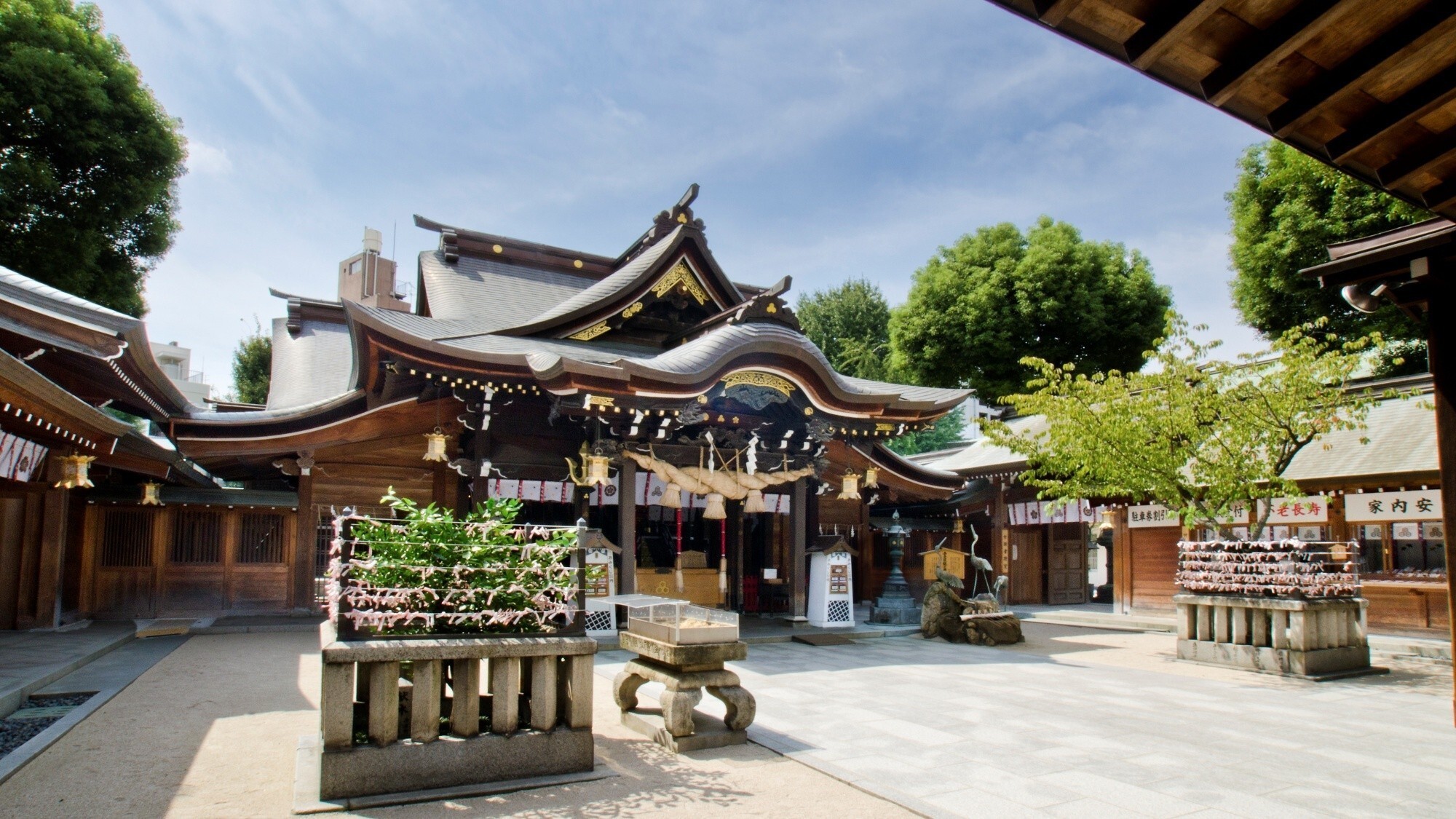 【周辺観光/櫛田神社】博多の総鎮守お櫛田さん、長寿延命のシンボルと御神木も見どころ／写真提供：福岡市