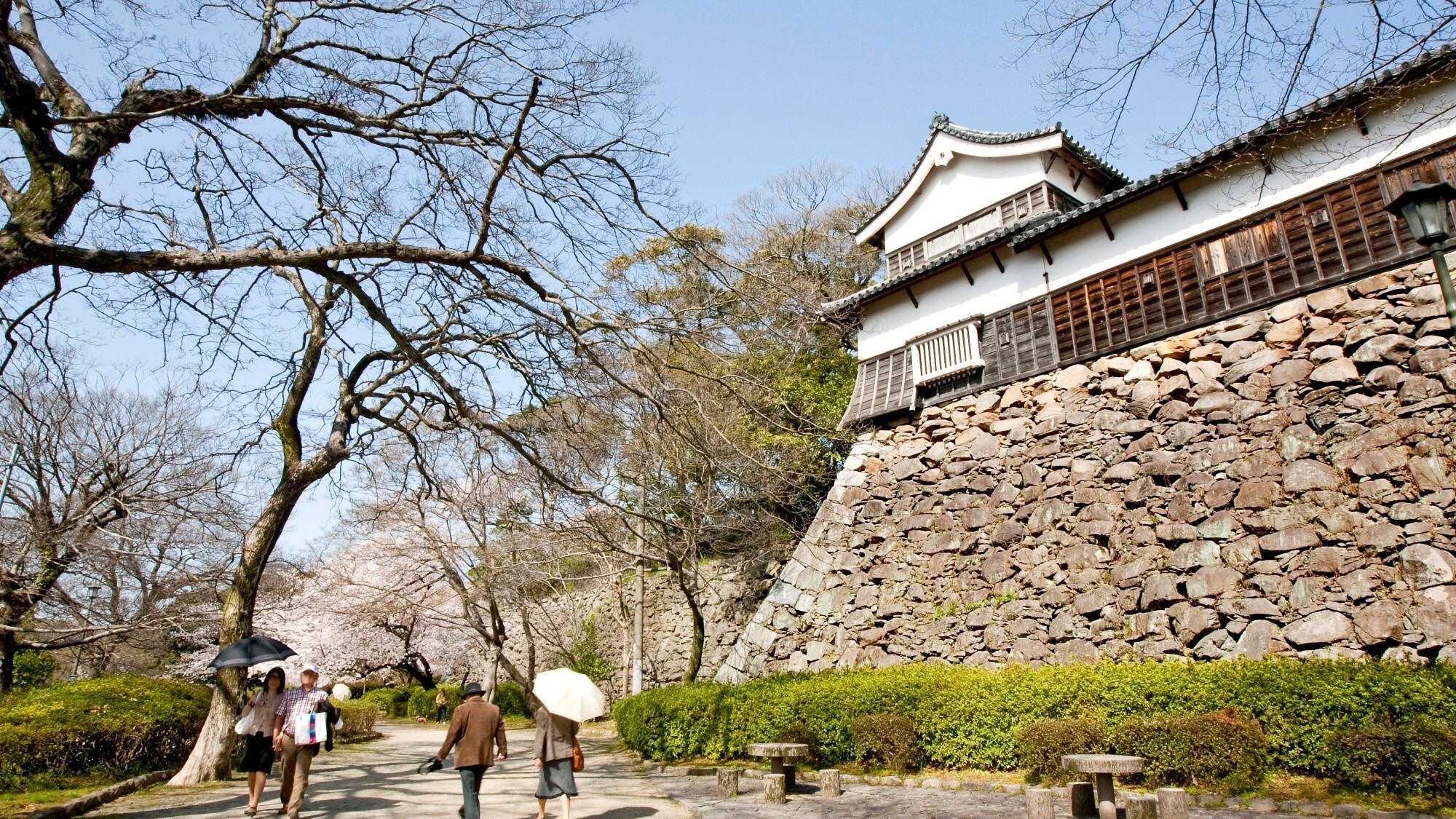 【周辺観光/福岡城跡】石垣や縄張りがほぼ当時のままの姿で、国の史跡として指定／写真提供：福岡市