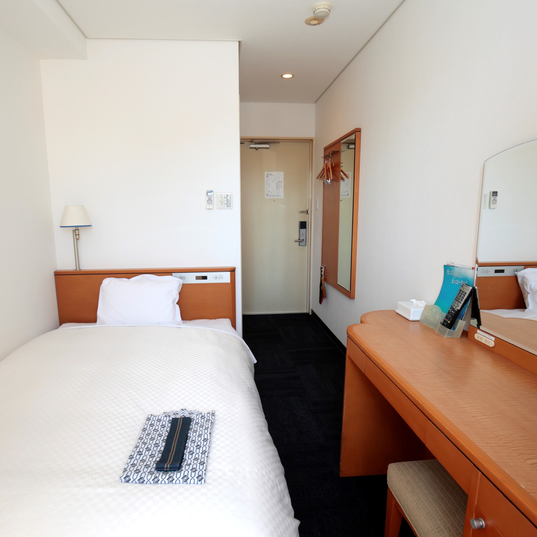 【本館シングル】喫煙◆セミダブルベッド