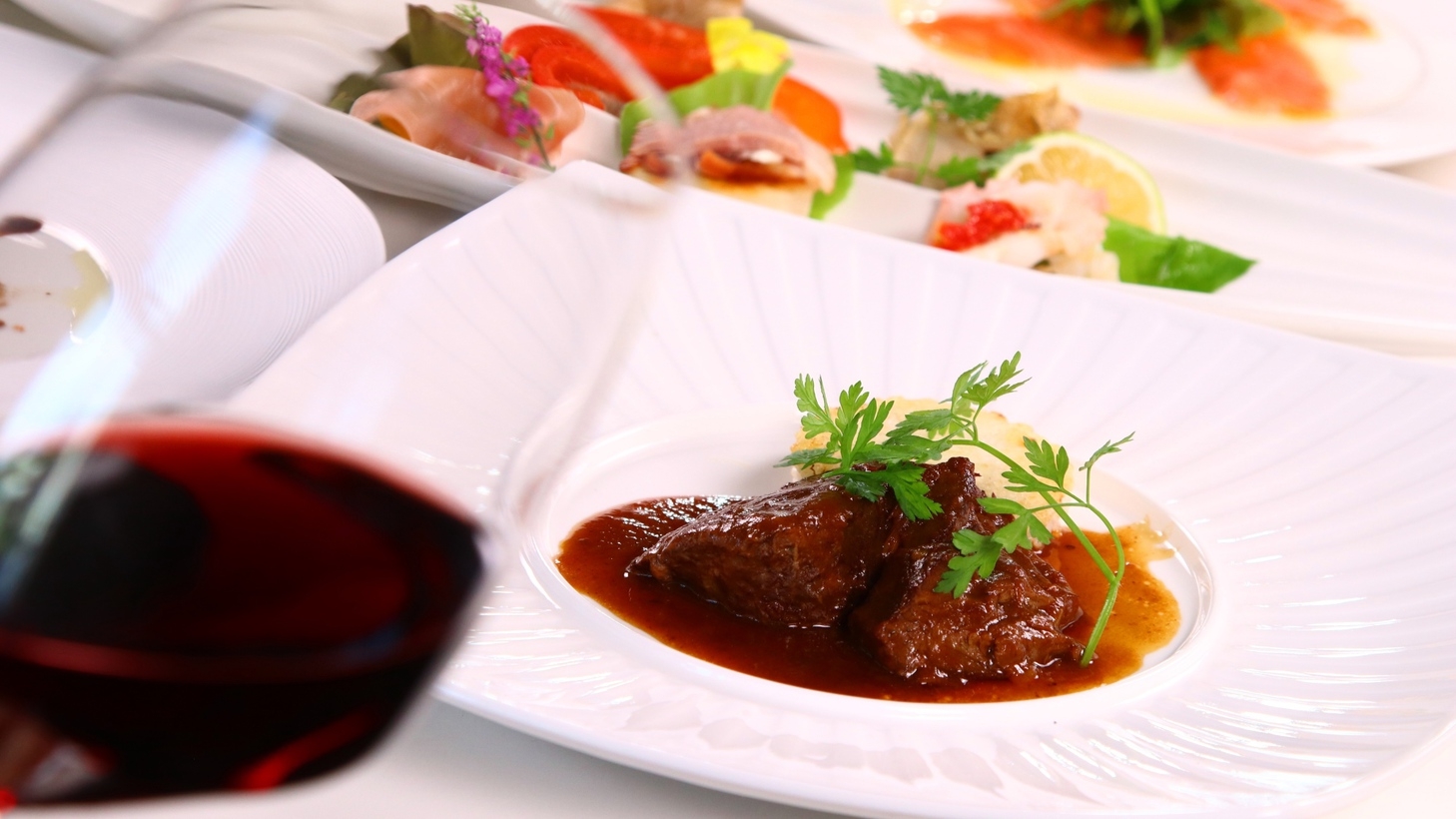 ＜夏休み＞美食フレンチ★★ 熔岩露天風呂付きリゾート