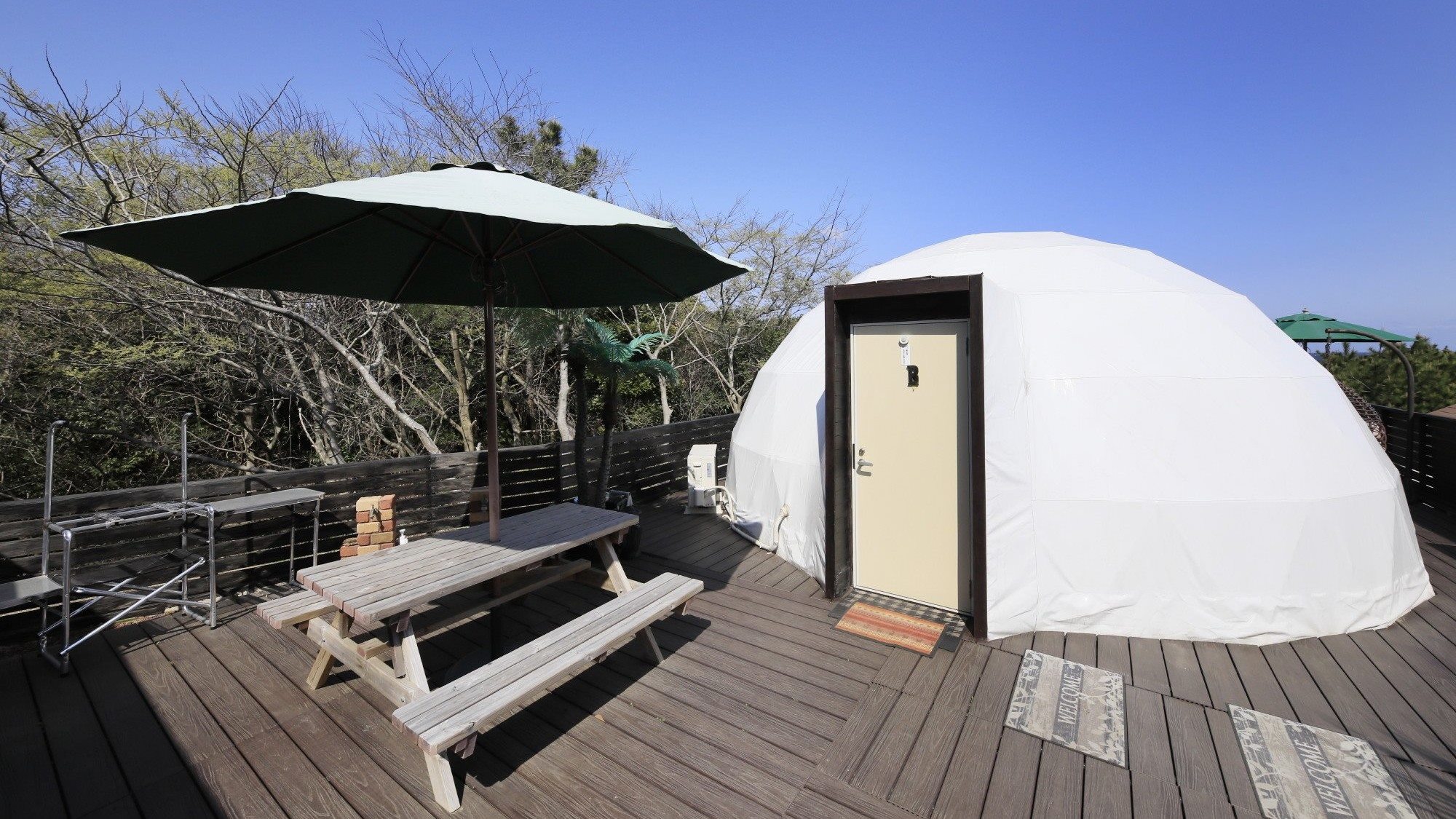 ◆客室外観　全天候型のドームテントでゆっくりとお寛ぎください。