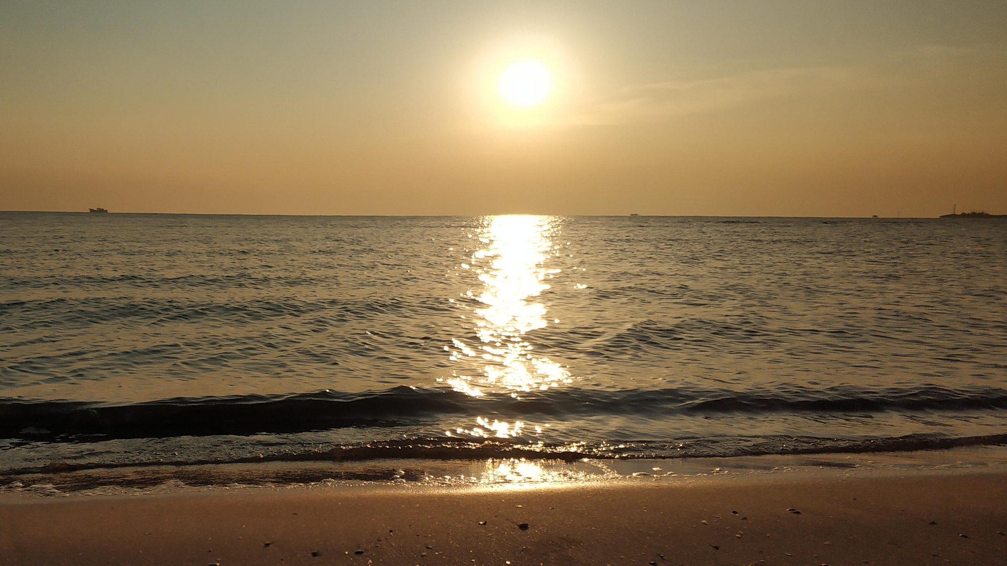 ◆景色　ビーチからは絶景の日の出を楽しむことができます。※写真はイメージです