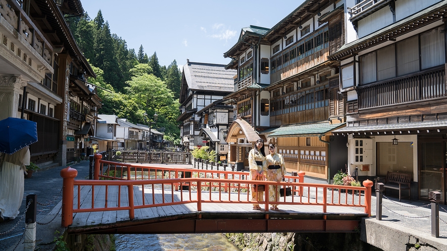 銀山温泉街を散策