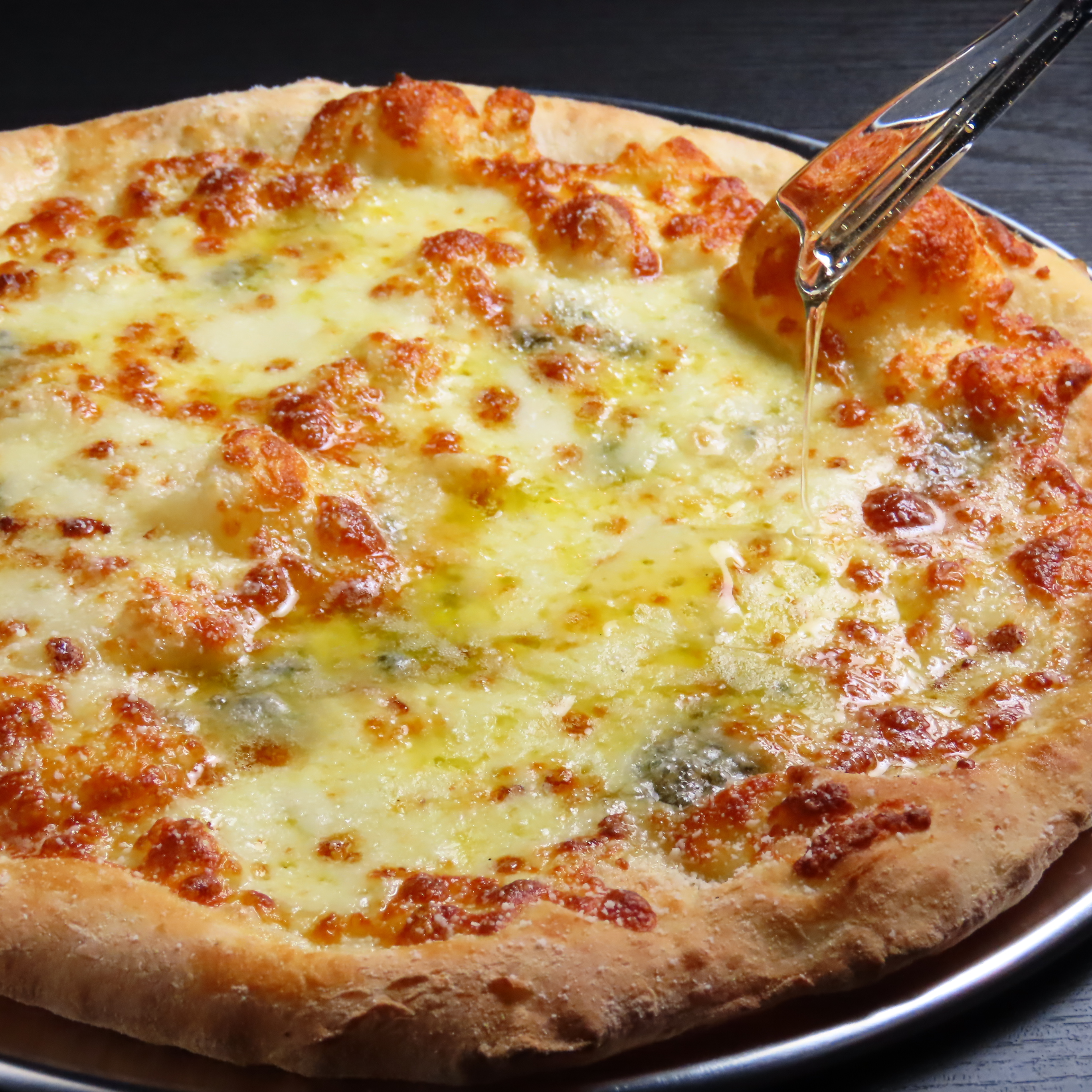 クワトロチーズピザ