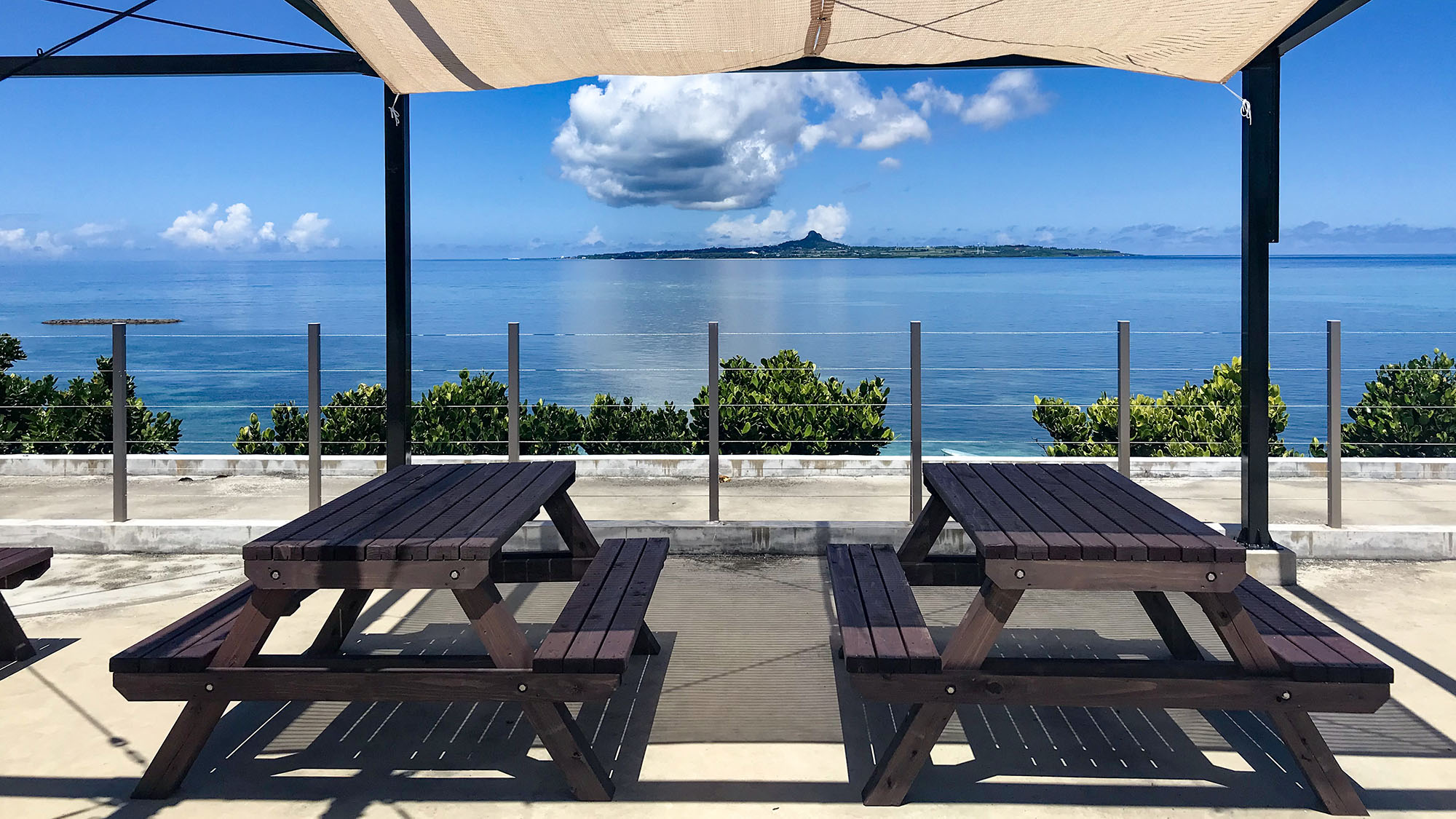 ・開放感のある屋上で、ゆったりお過ごしください