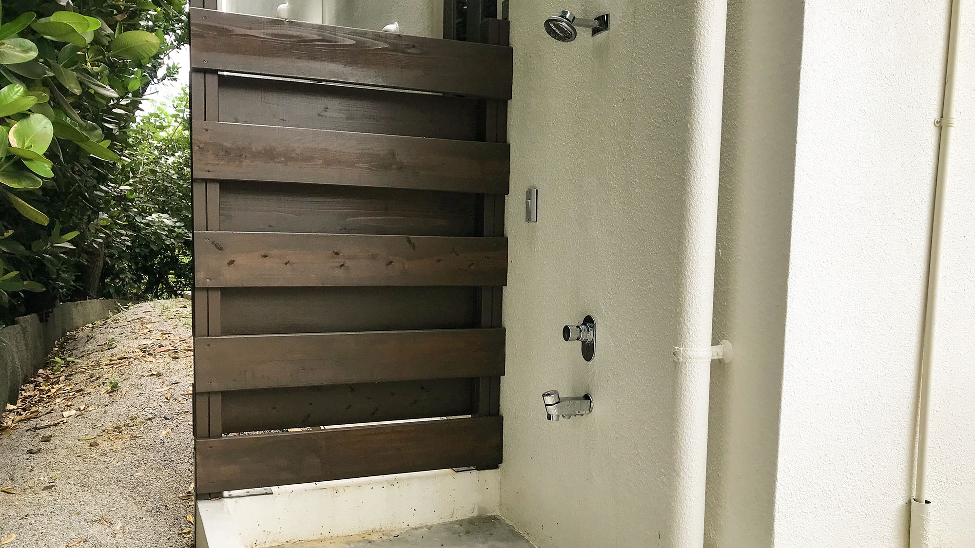 ・屋外シャワー完備で海からの帰りでも清潔