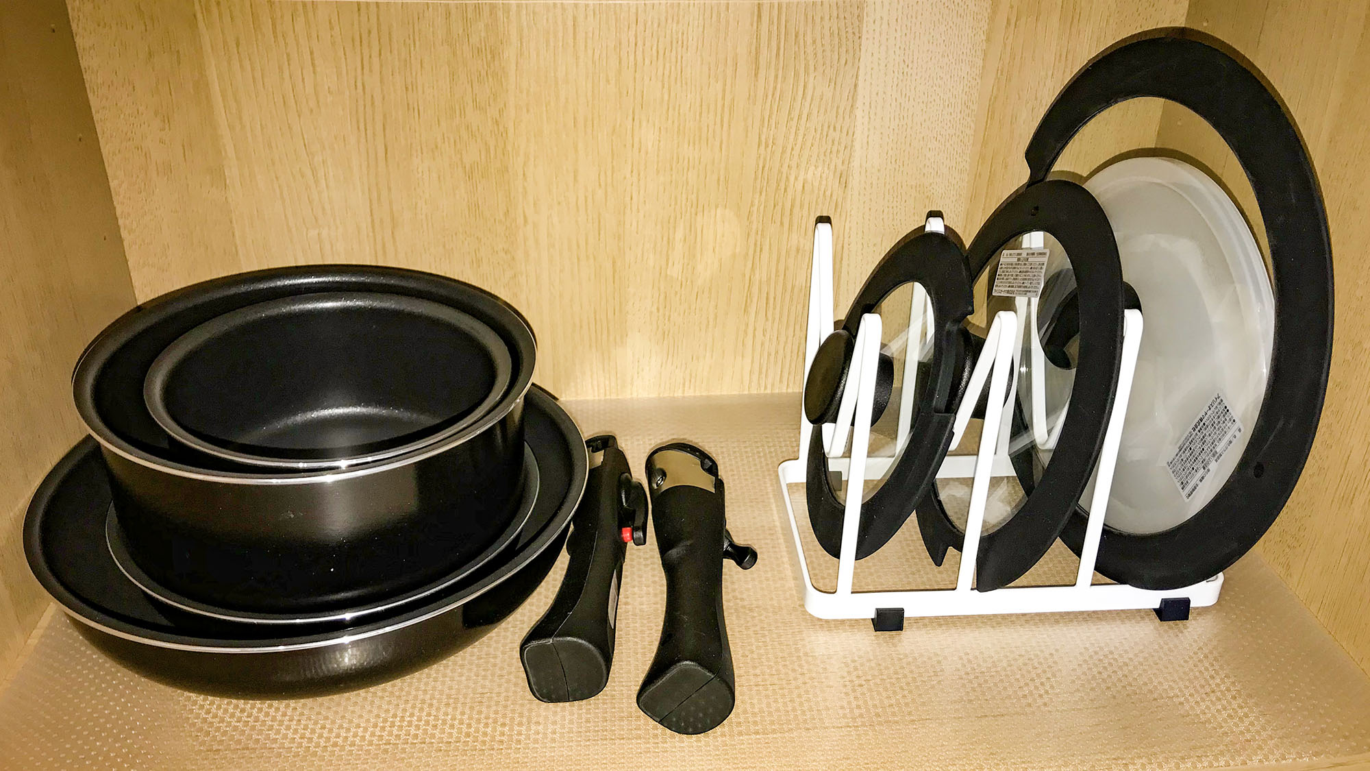 ・自炊用の調理器具も十分取り揃えております