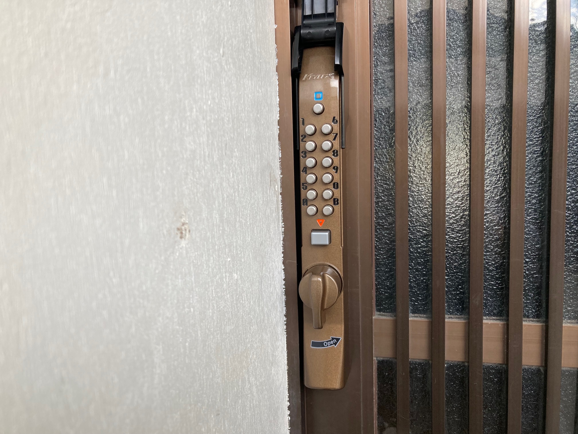 入り口はオートロック