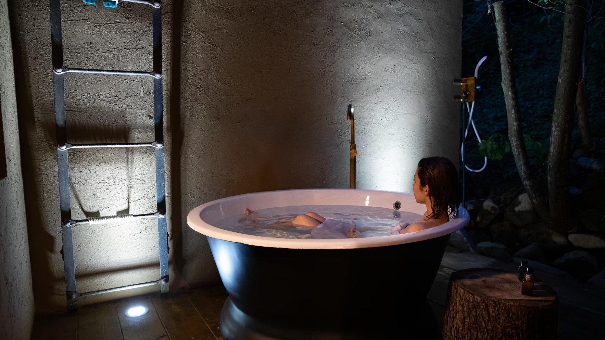 ・【露天風呂】自然のなかでくつろぐ露天風呂