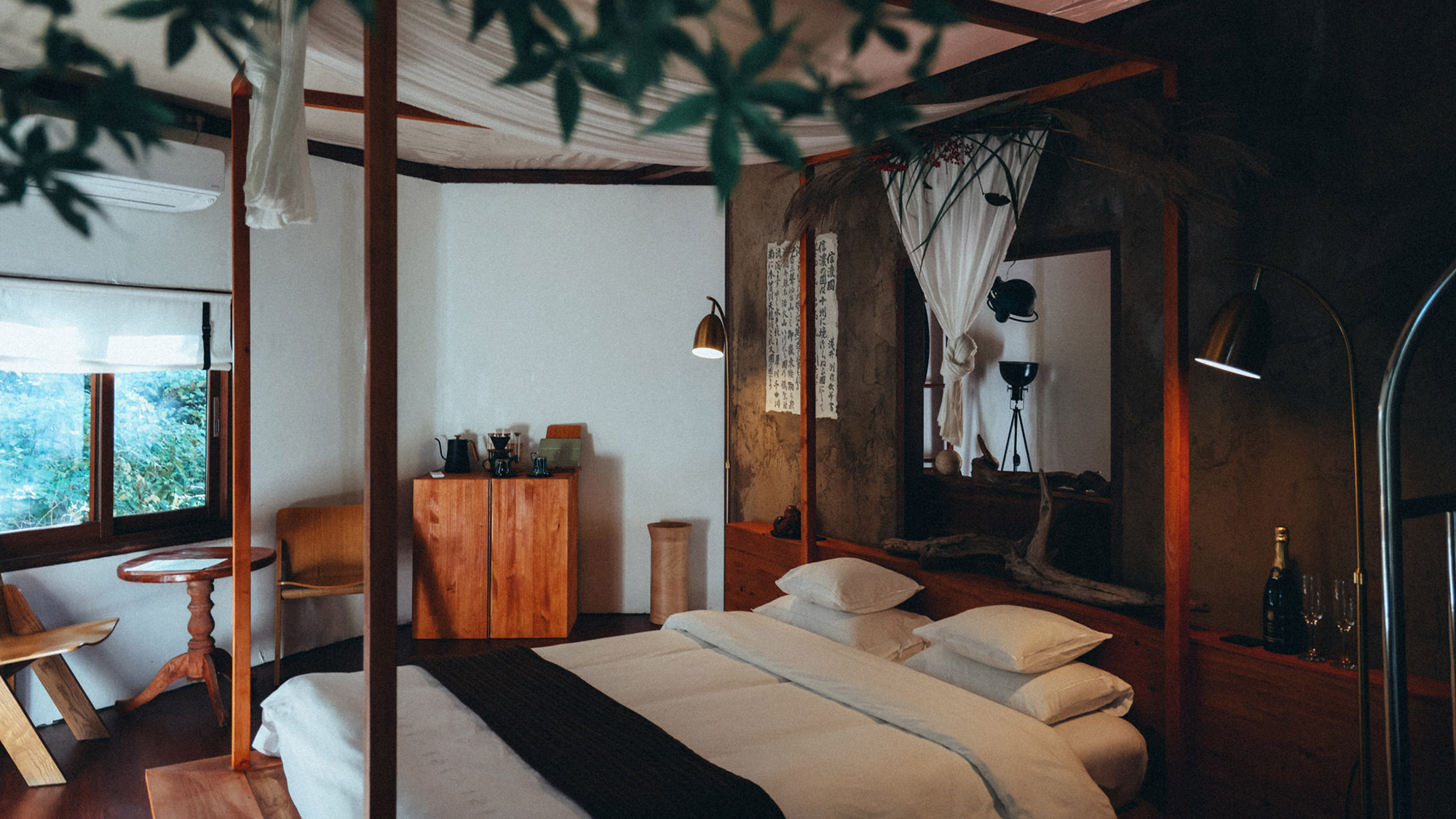 ・【お部屋概要】他では味わえない古き良き日本の伝統的な作りとアンティークの調和をお楽しみください