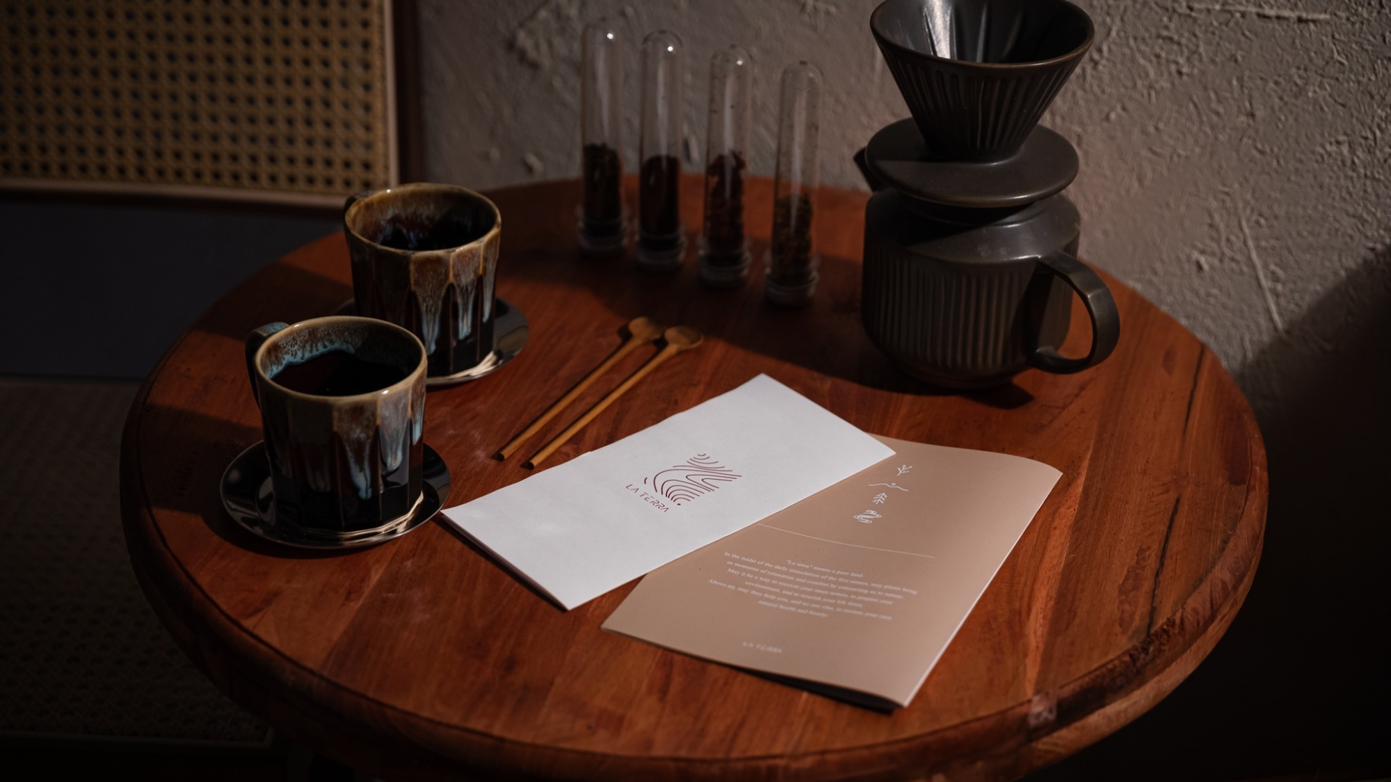 ・【アメニティ】珈琲器具とご案内でひと息