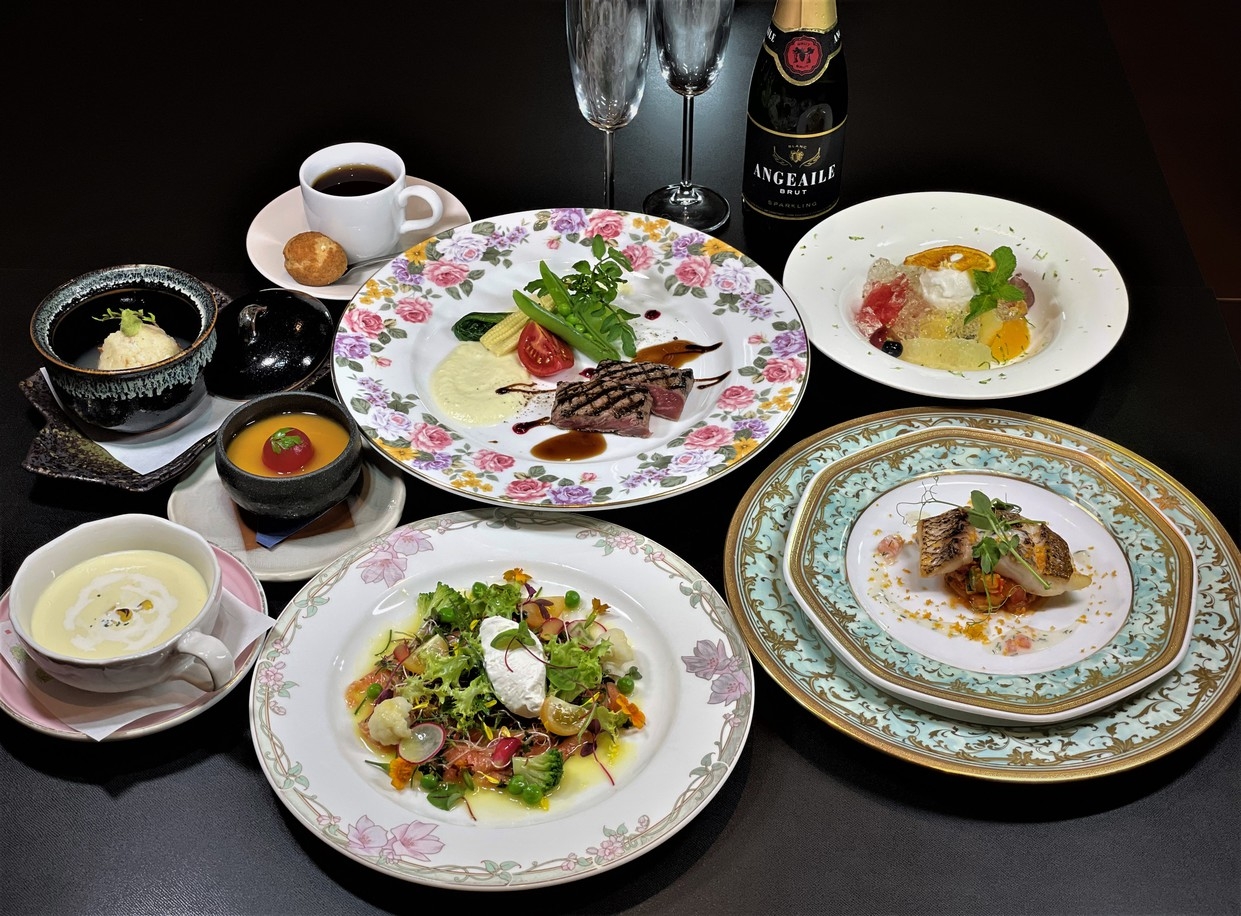 【別館プレミア】☆ファミリー限定☆贅沢ディナーコース＆”源泉掛け流しの内湯”　ゆっくりチェックアウト
