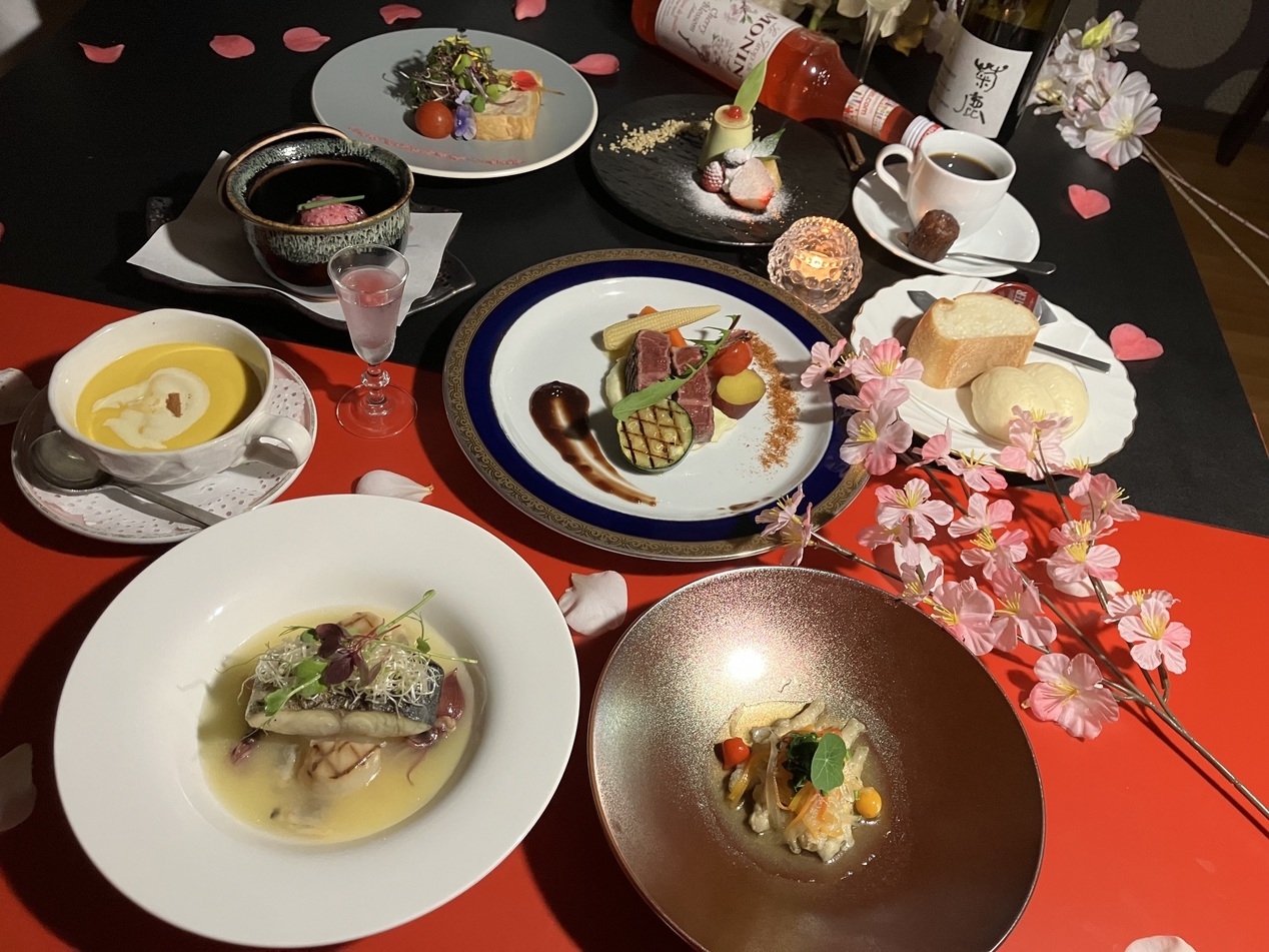 【本館】”贅沢ディナーコースへお料理グレードUP”＆”源泉掛け流しの内湯”