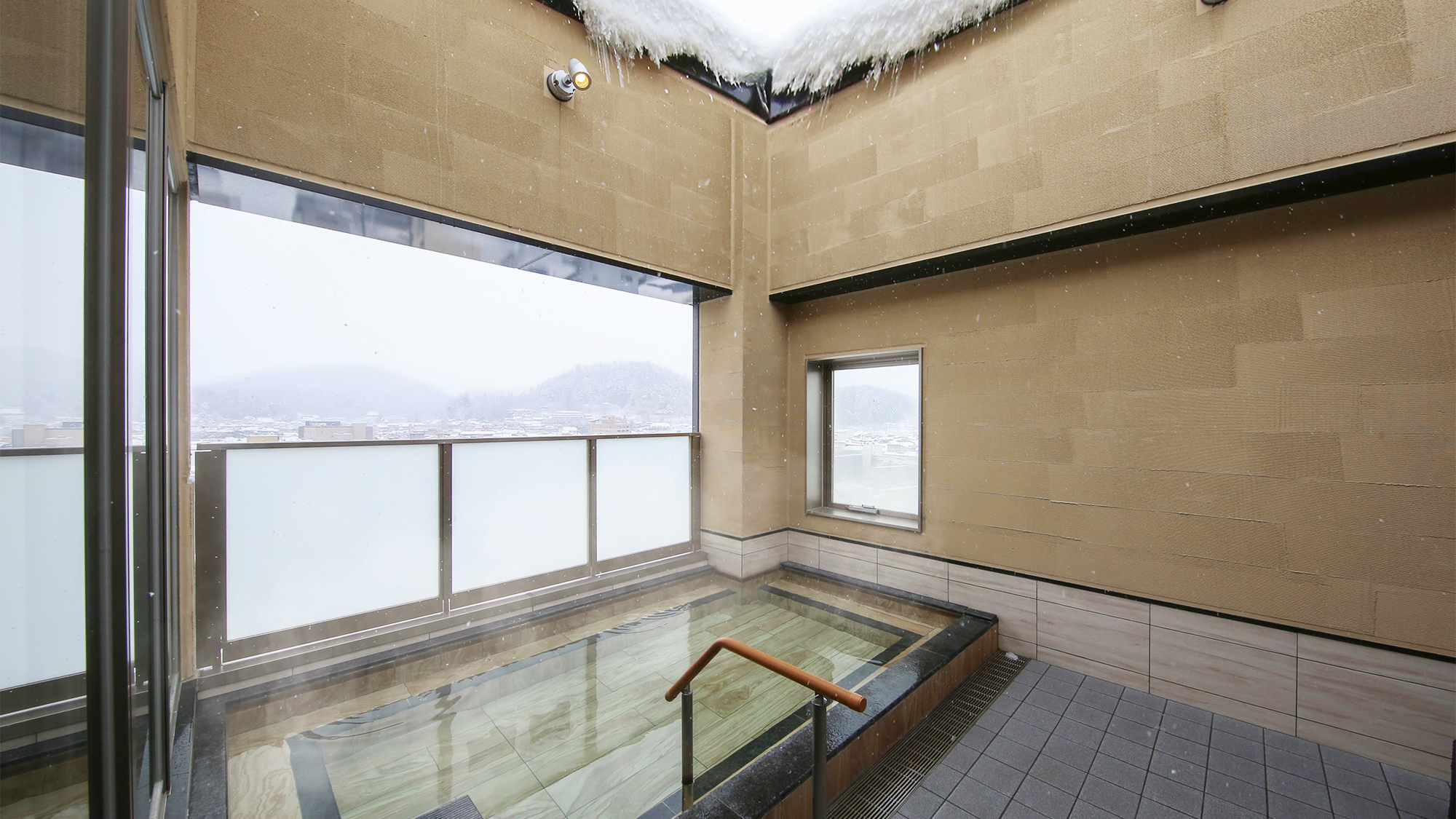 露天風呂（木の湯）雪景色