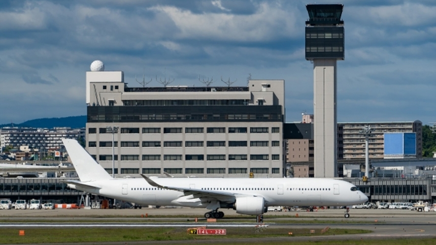 ◆主要交通機関｜大阪国際空港（公共交通機関で約35分）