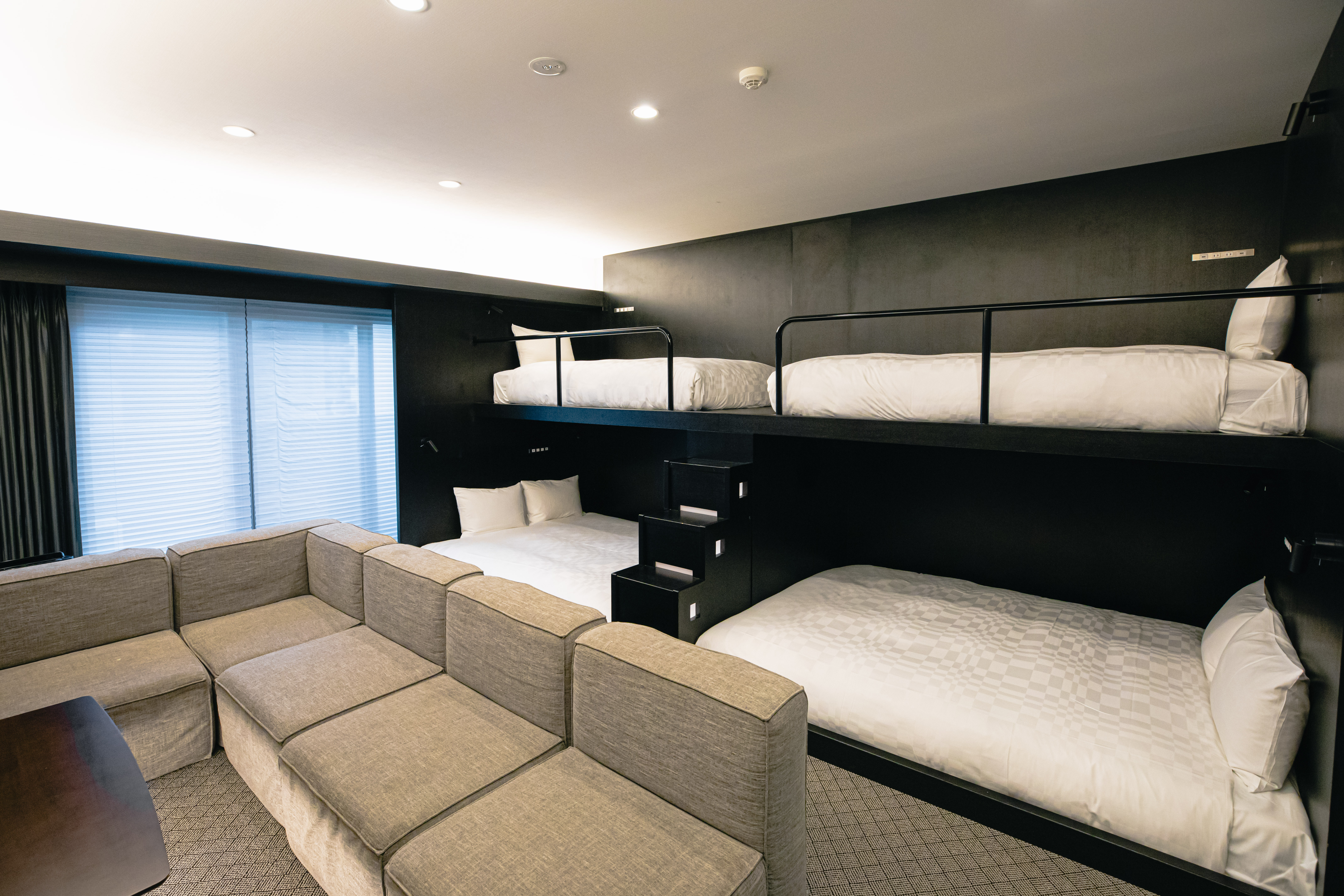 デラックスルームB 6名