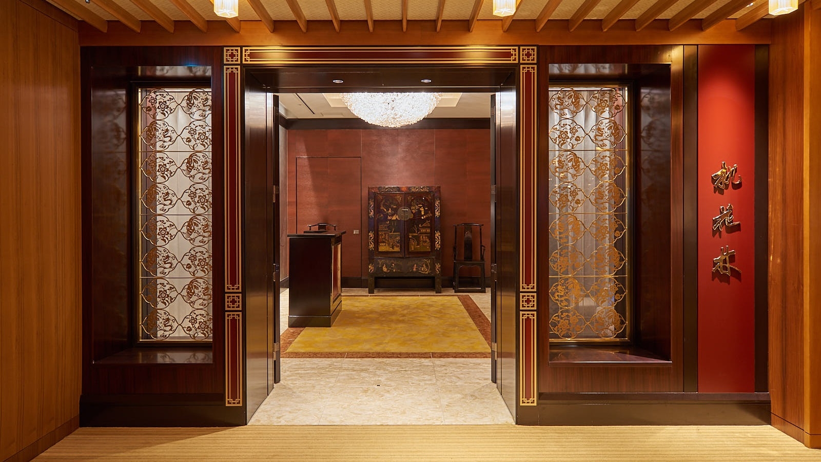 館内レストラン・バー・スパ等で使えるクレジット1室20，000円付（ラウンジなし/朝食付）