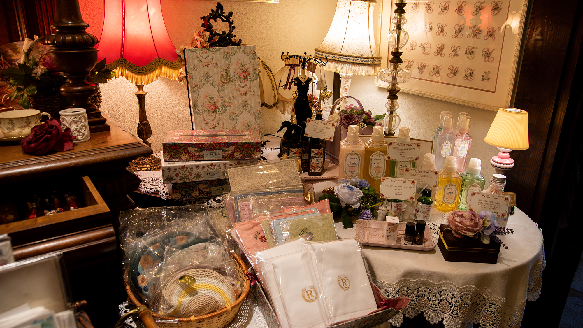 *オリジナルプロダクト/薔薇のアイテムを中心にご用意いたしております