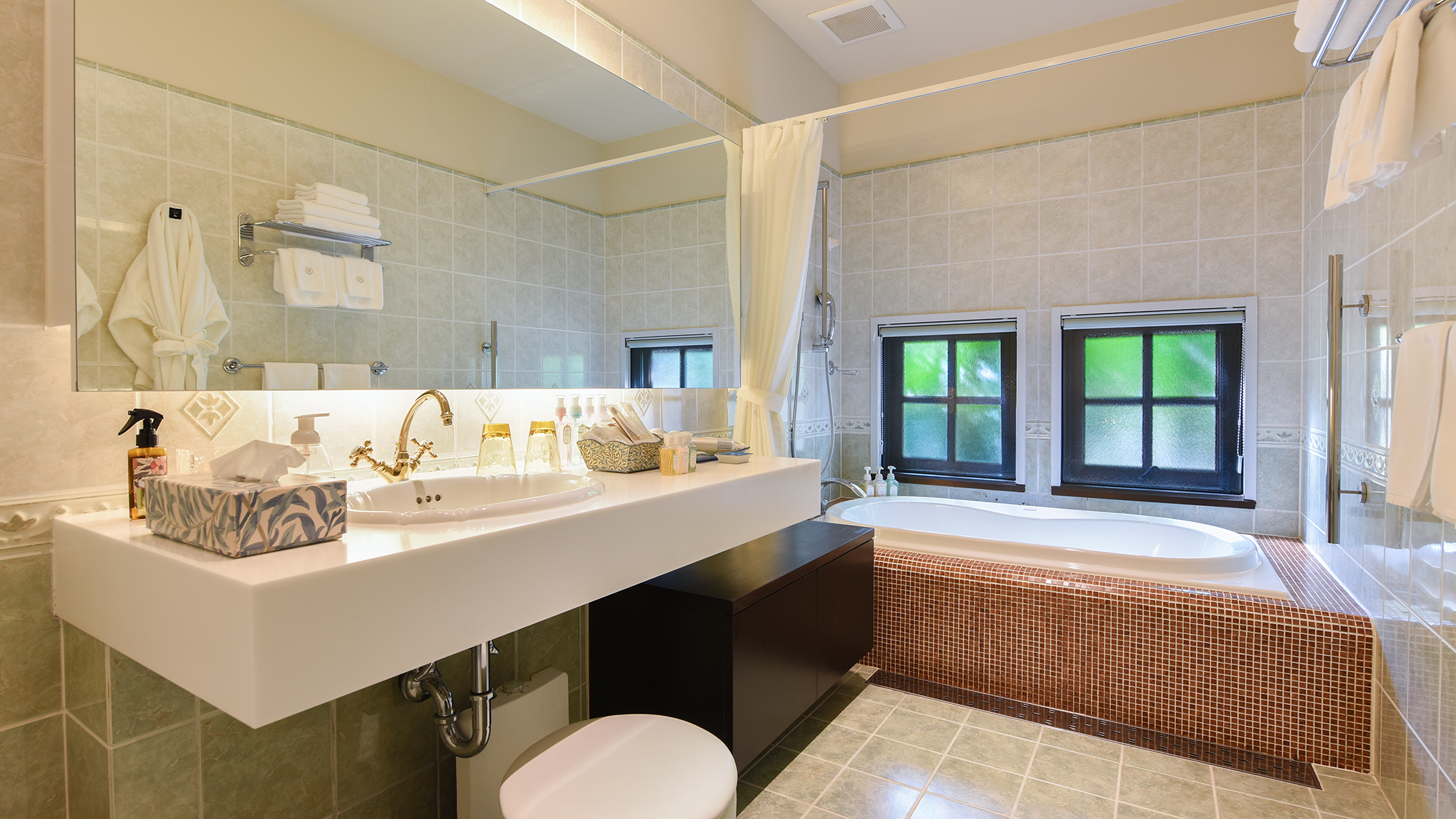 *103号室（1階特別室）/優雅な気分に浸かれる 広々とした清潔感のあるバスルーム