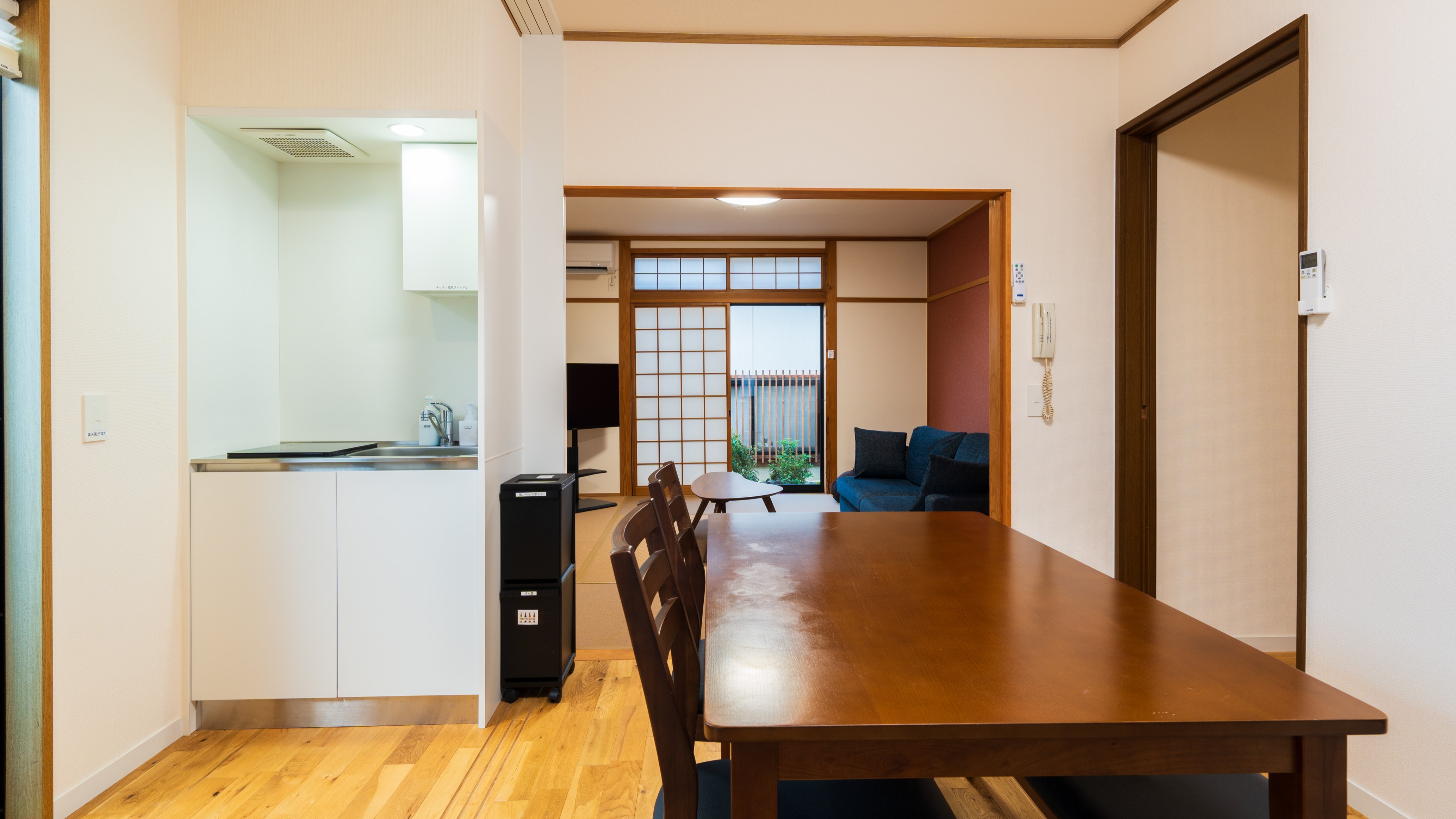 ＜虹  NIJI＞ダイニング