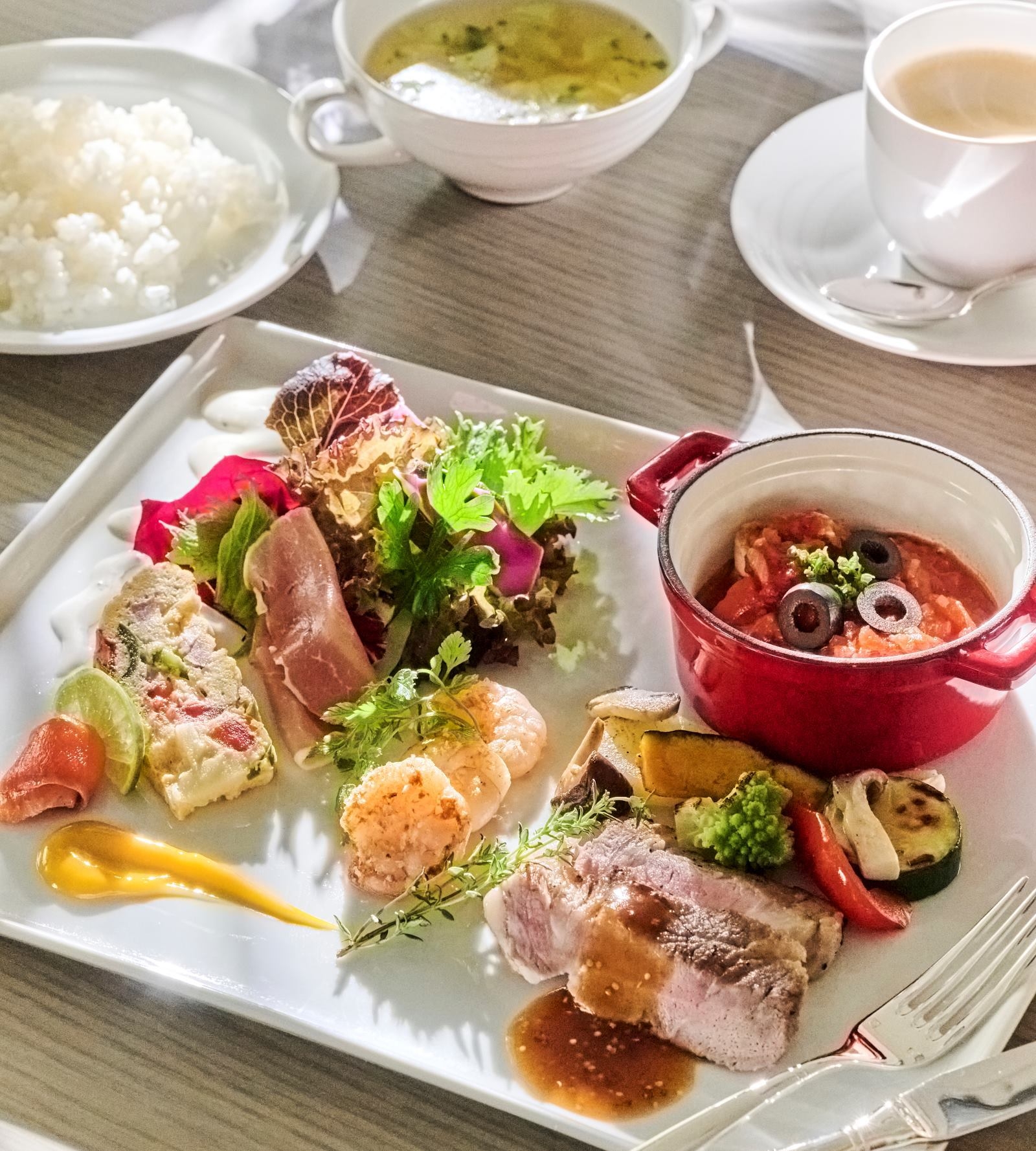 【BF  or  LUNCH 】FROLA　STAYセレクトプラン　レイトアウト12：00　全室禁煙